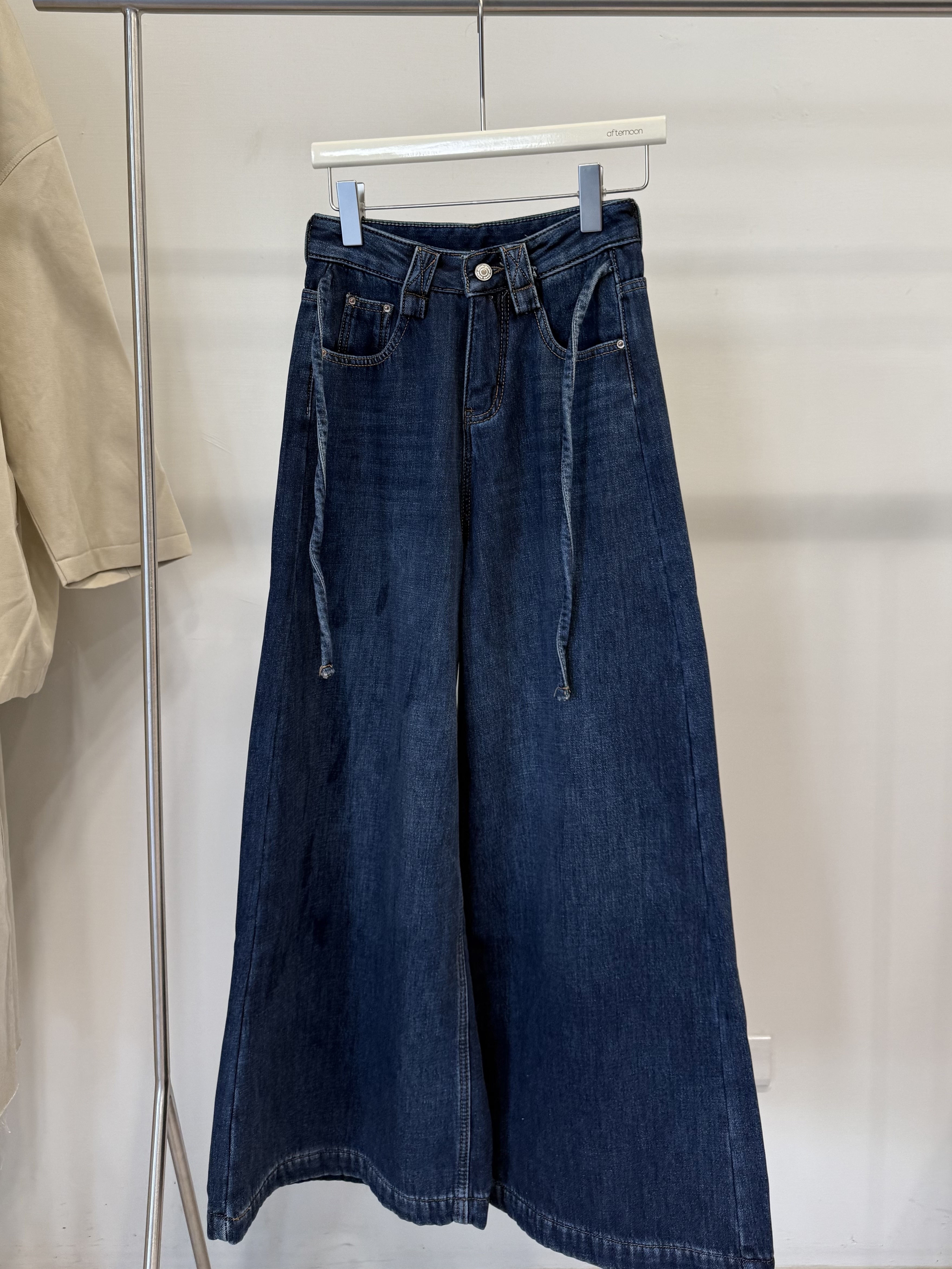 6393 固定飄繩闊腿牛仔褲(內刷絨)