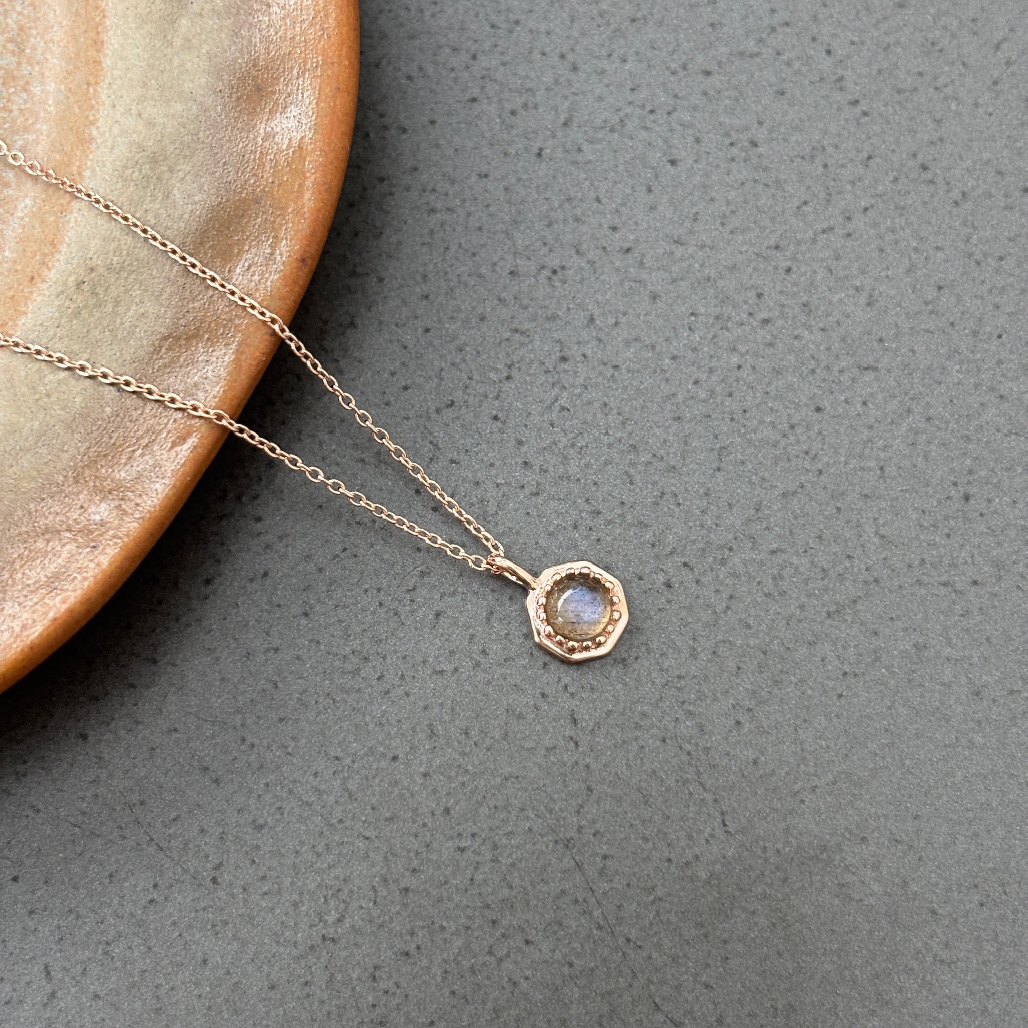 八角印章拉長石項鍊