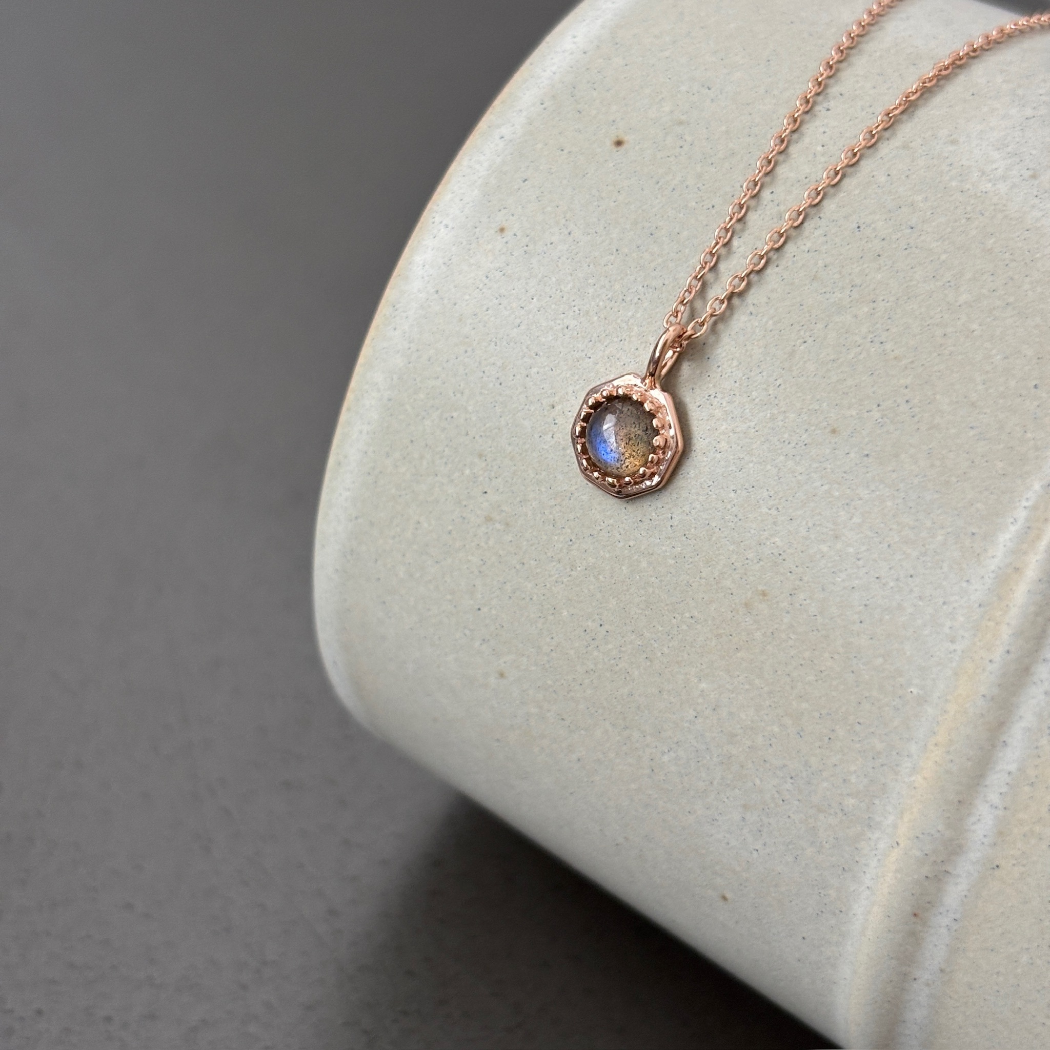 八角印章拉長石項鍊