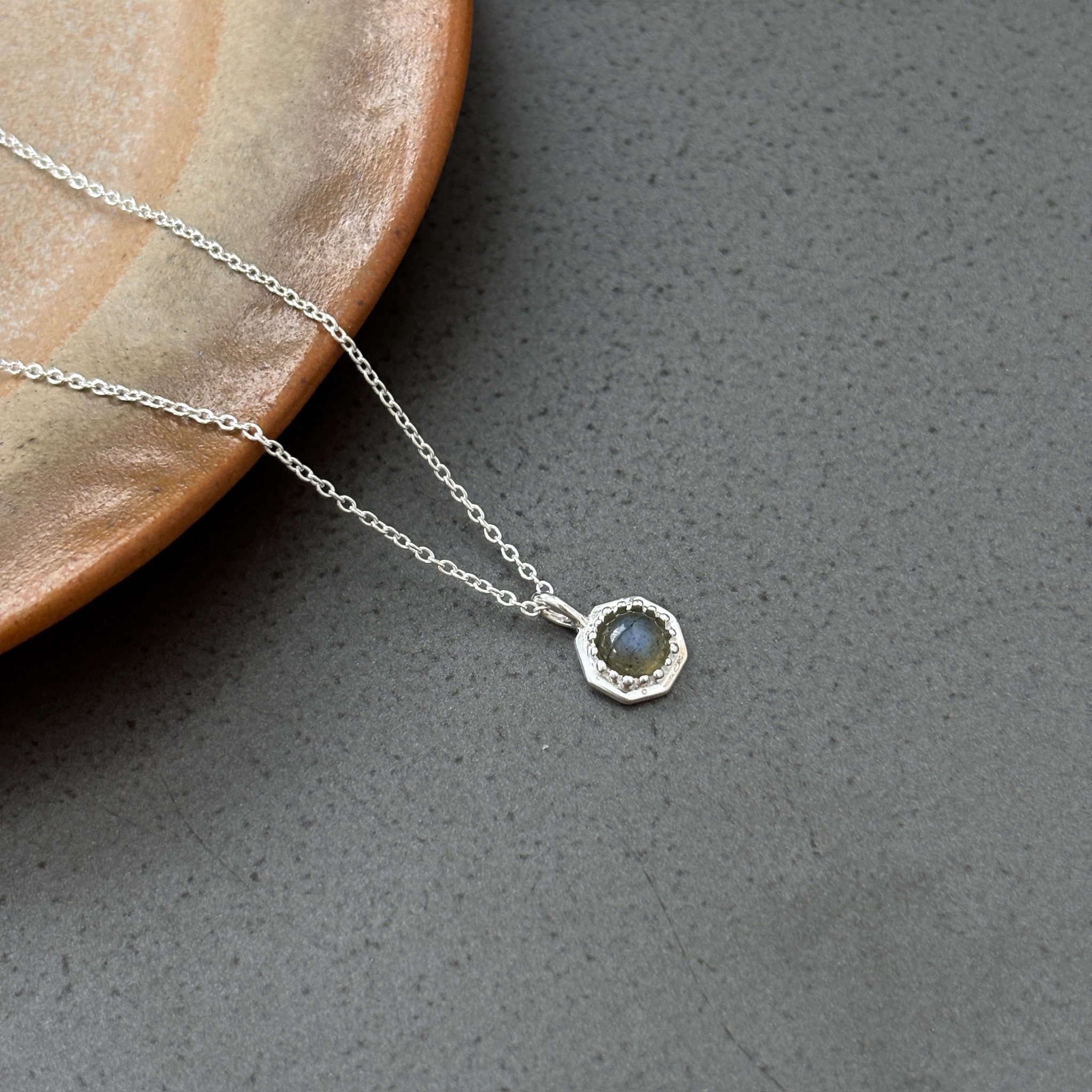 八角印章拉長石項鍊