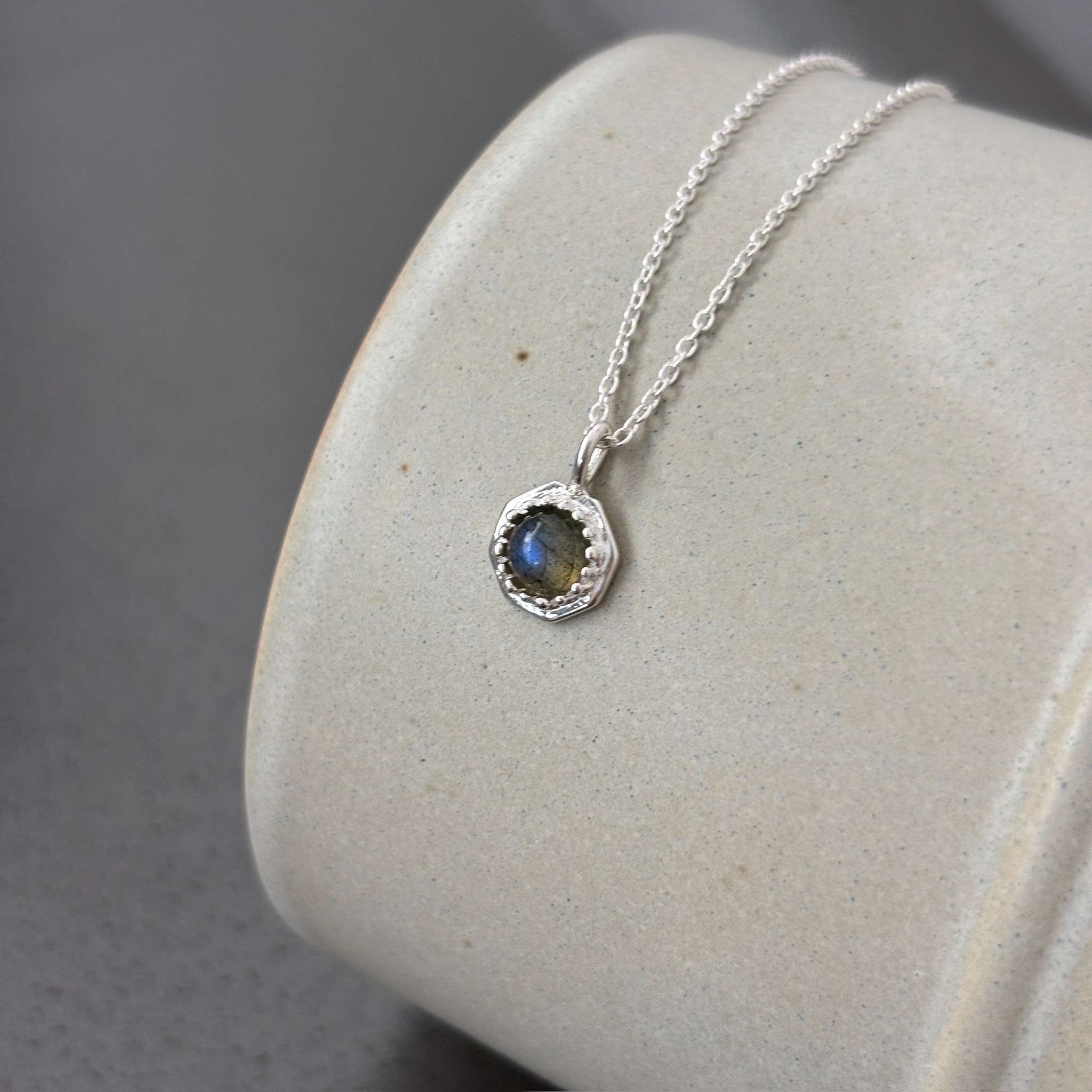 八角印章拉長石項鍊