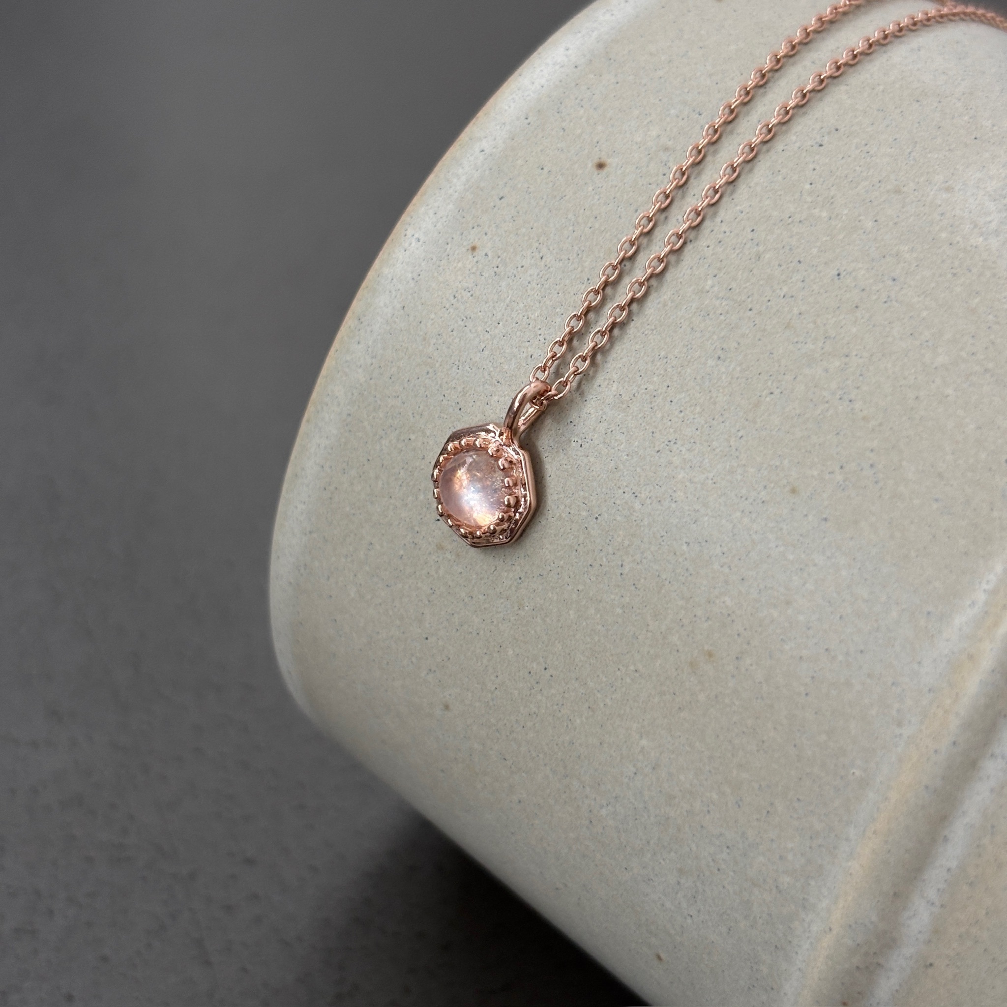 八角印章月光石項鍊