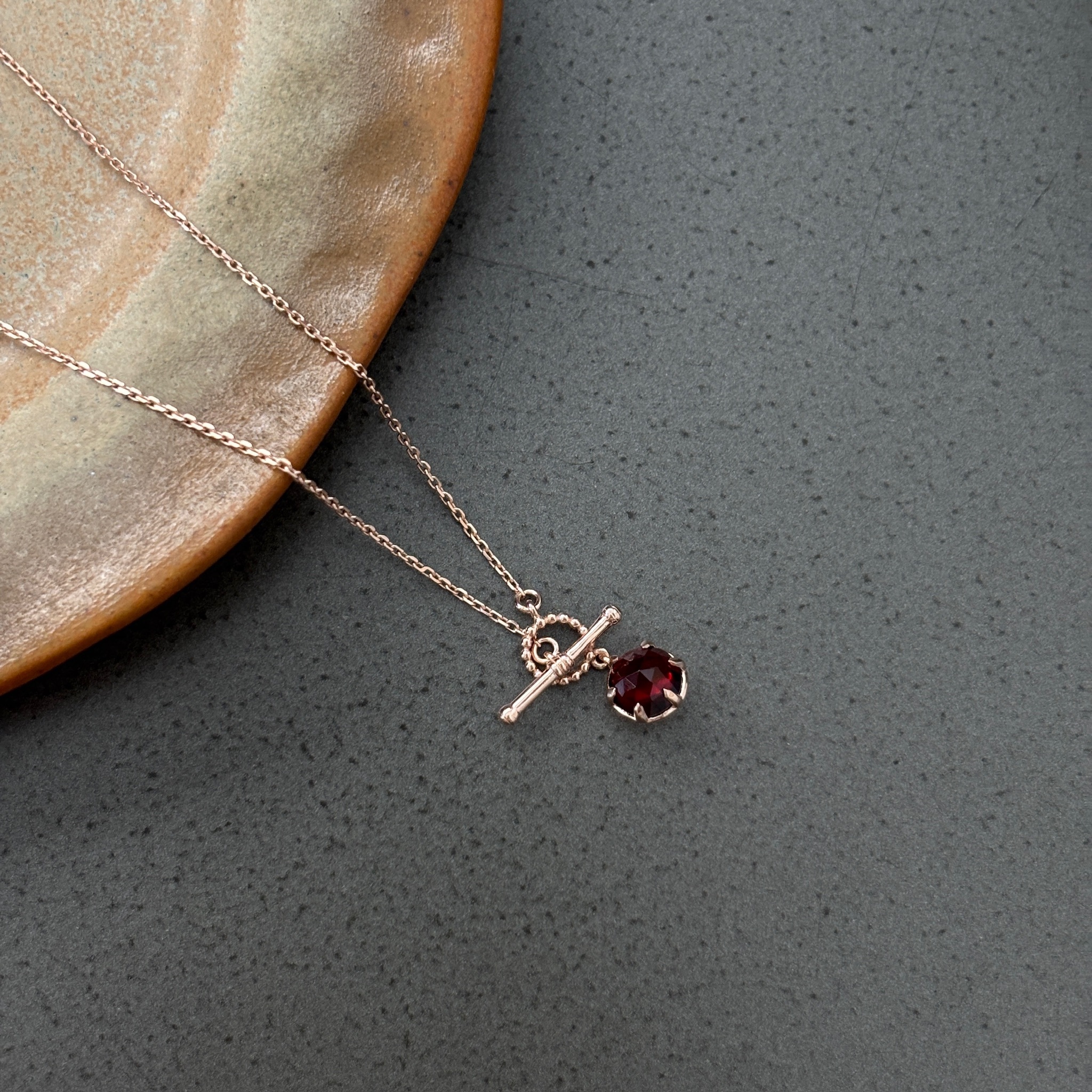 爪鑲雪球石榴石OT項鍊