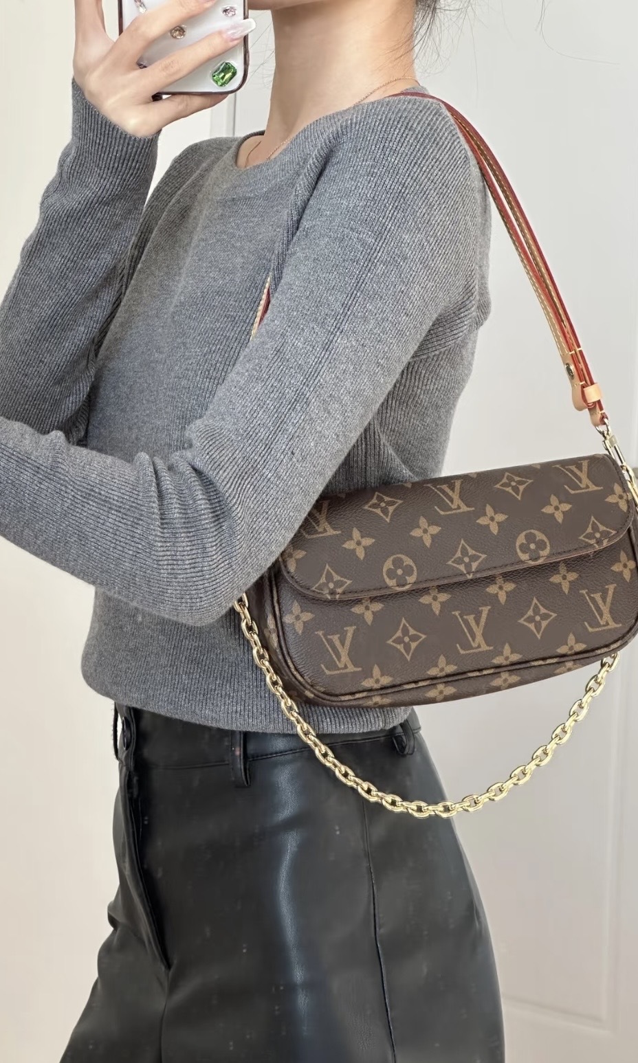 LOUIS VUITTON LV WOC Wallet on Chain Ivy 手袋