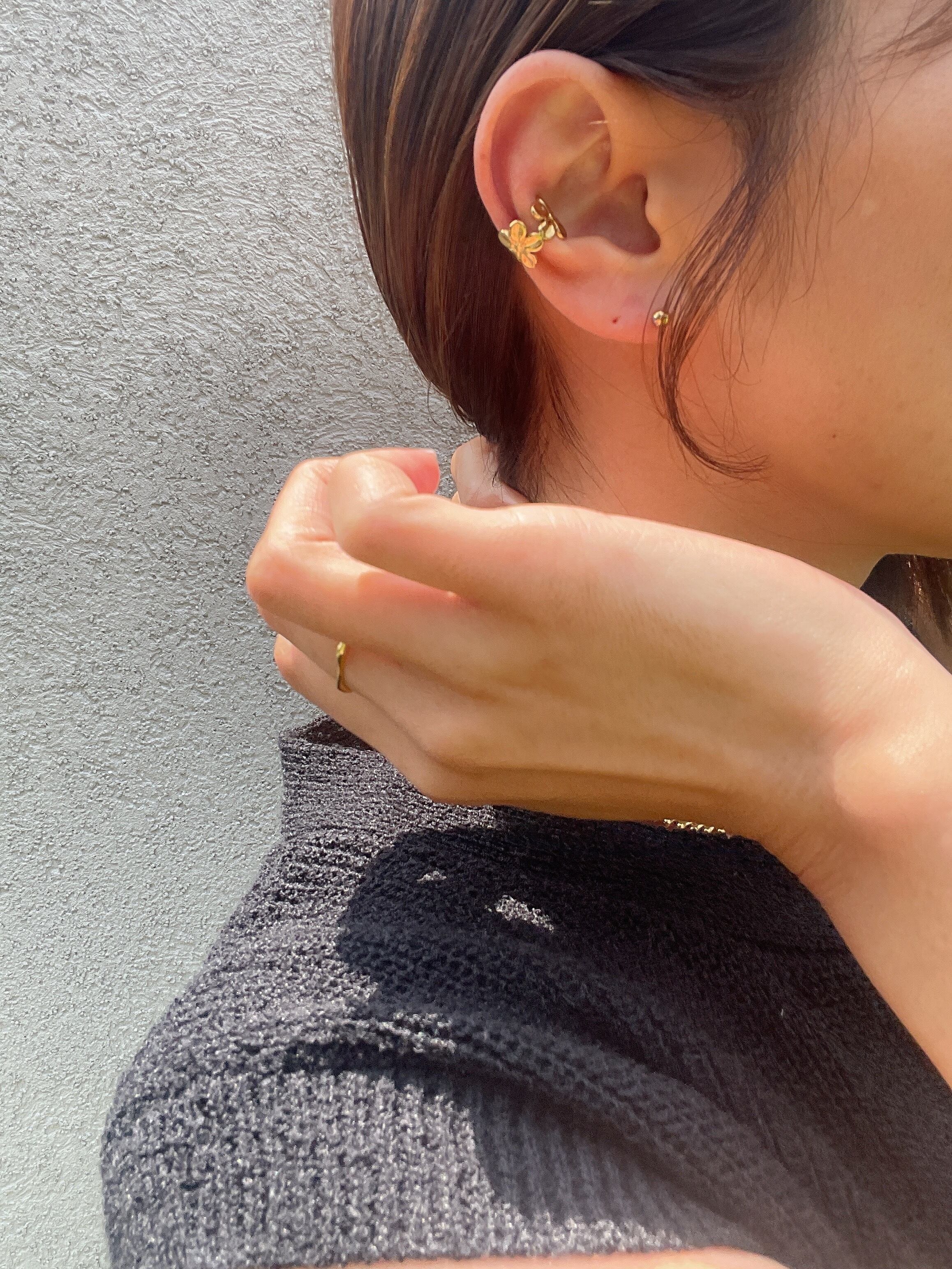 flower motif ear cuff