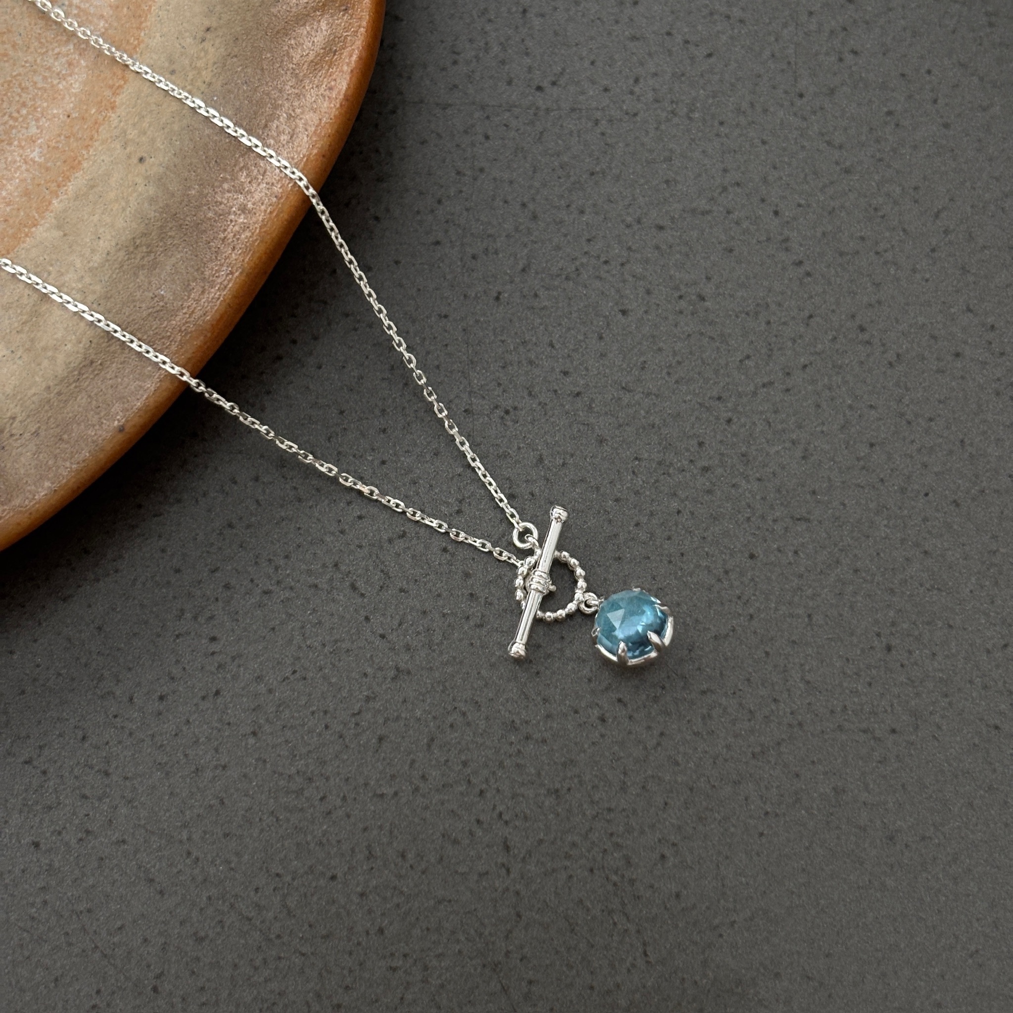 爪鑲雪球瑞士藍托帕石OT項鍊