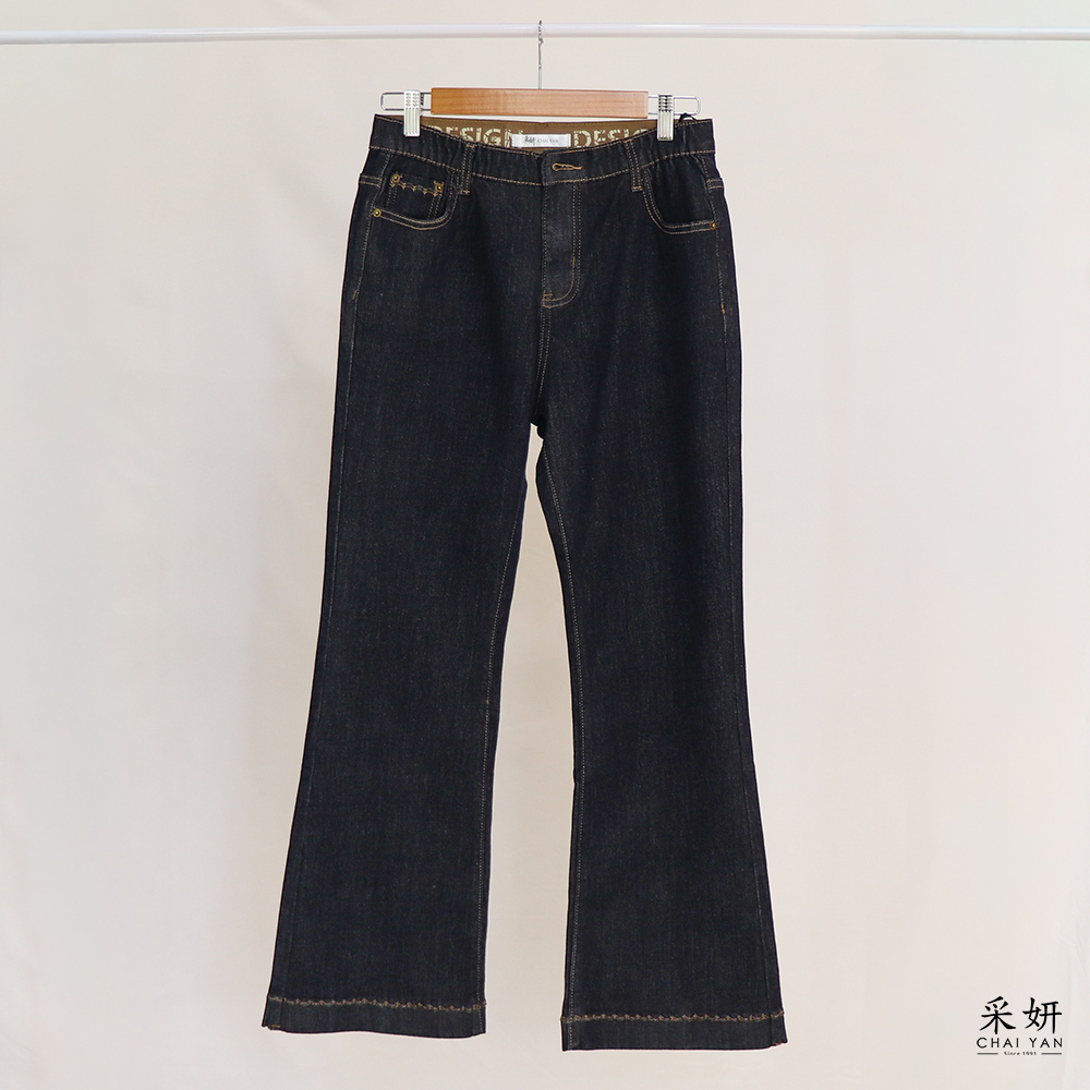 字母鬆緊腰管口刺繡微喇牛仔褲