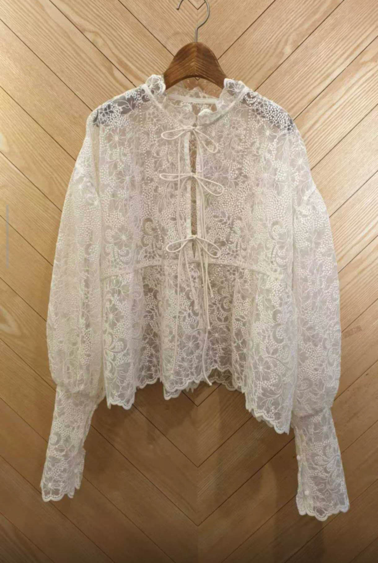 🎈K9501  ▶️立領綁帶蕾絲上衣 👉B:cm L:cm