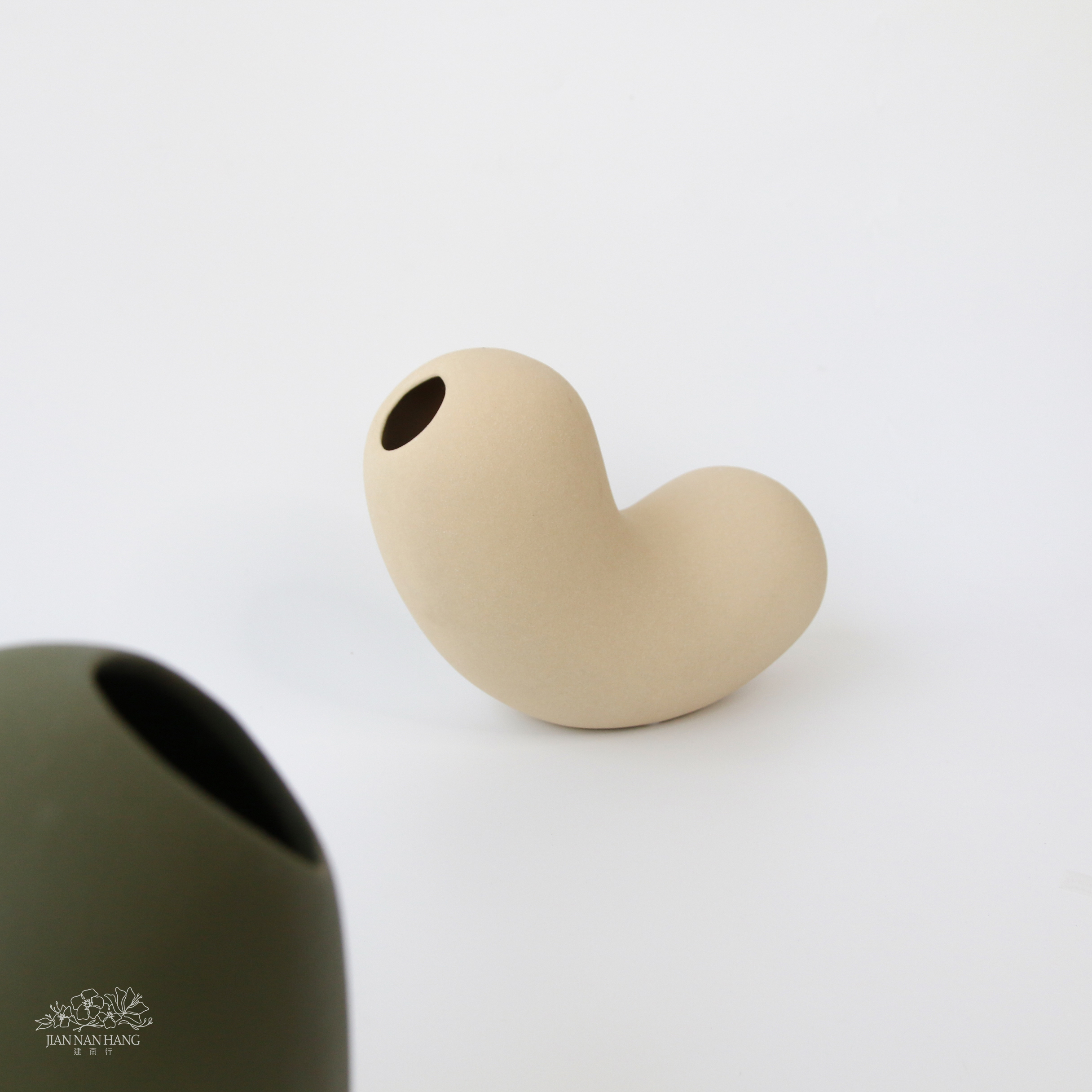 陶瓷花器 當代雕塑豆型 2款