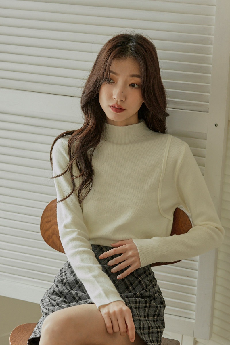 造型壓條高領針織上衣