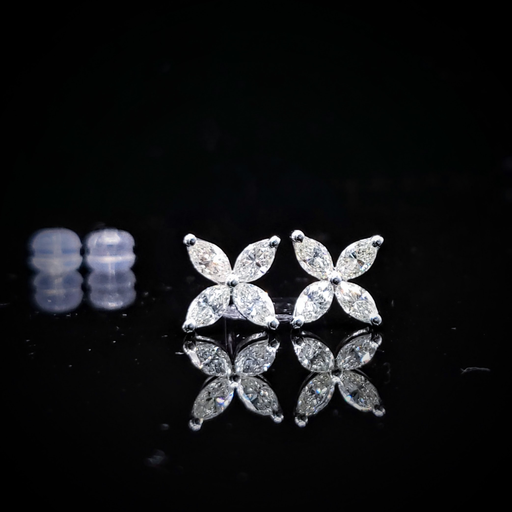 全新18K白金1卡16份鑽石耳環