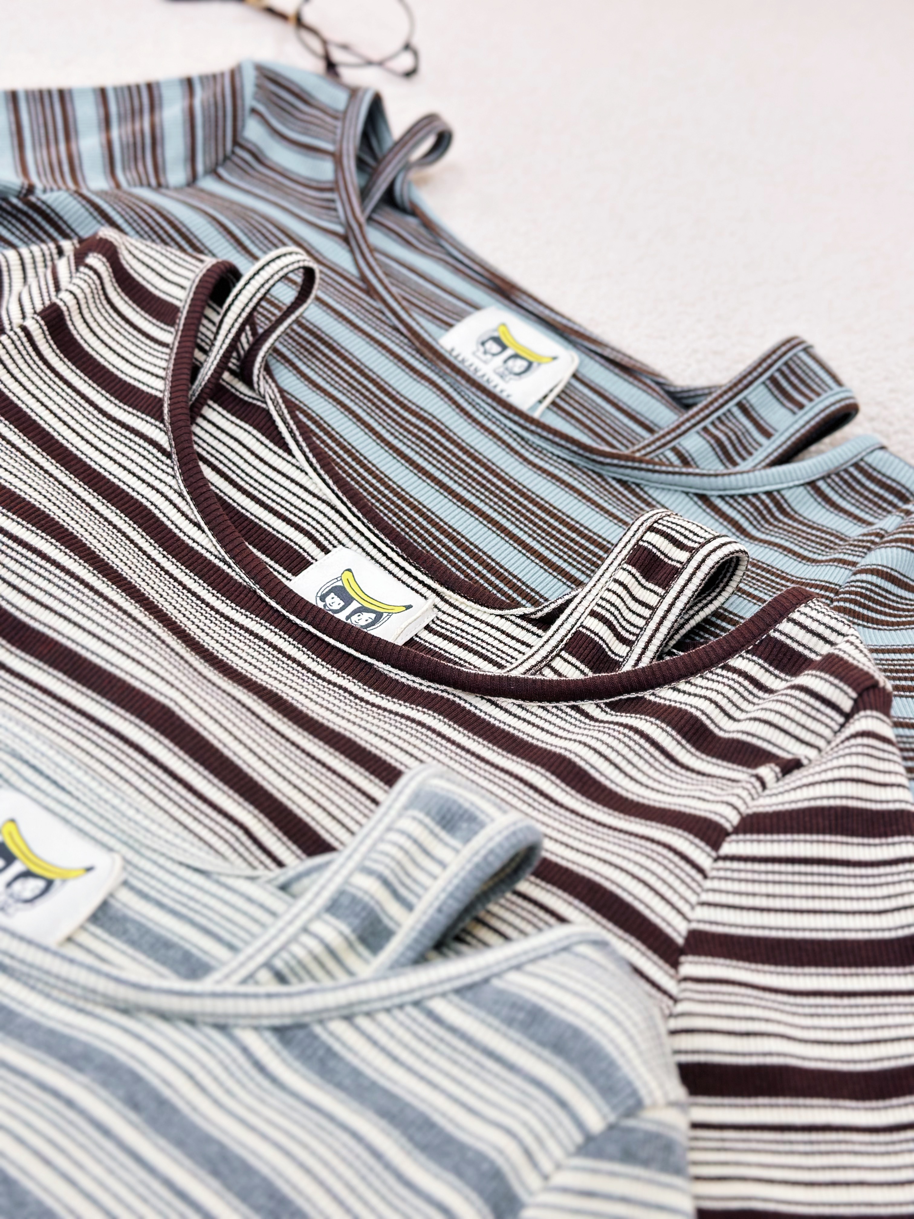 三色 / 不對稱吊帶條紋長袖上衣 / Asymmetric Strappy Striped Top