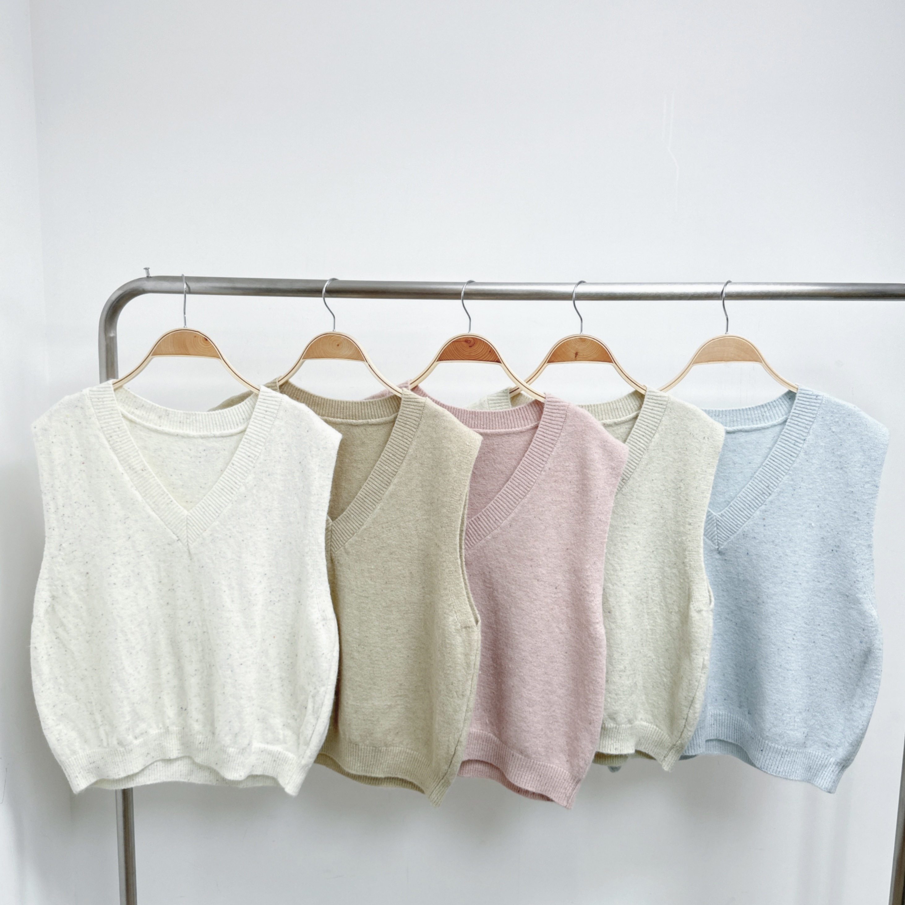 V領彩點冷背心 (F29-F33)