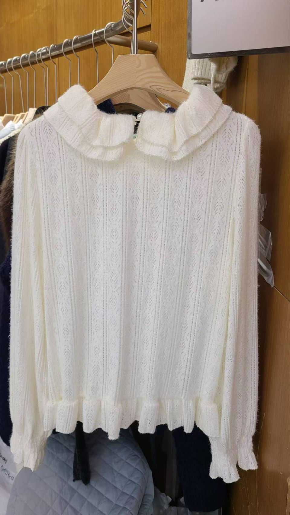 雲朵白浪漫雙層荷葉滾邊圓領織紋感毛衣