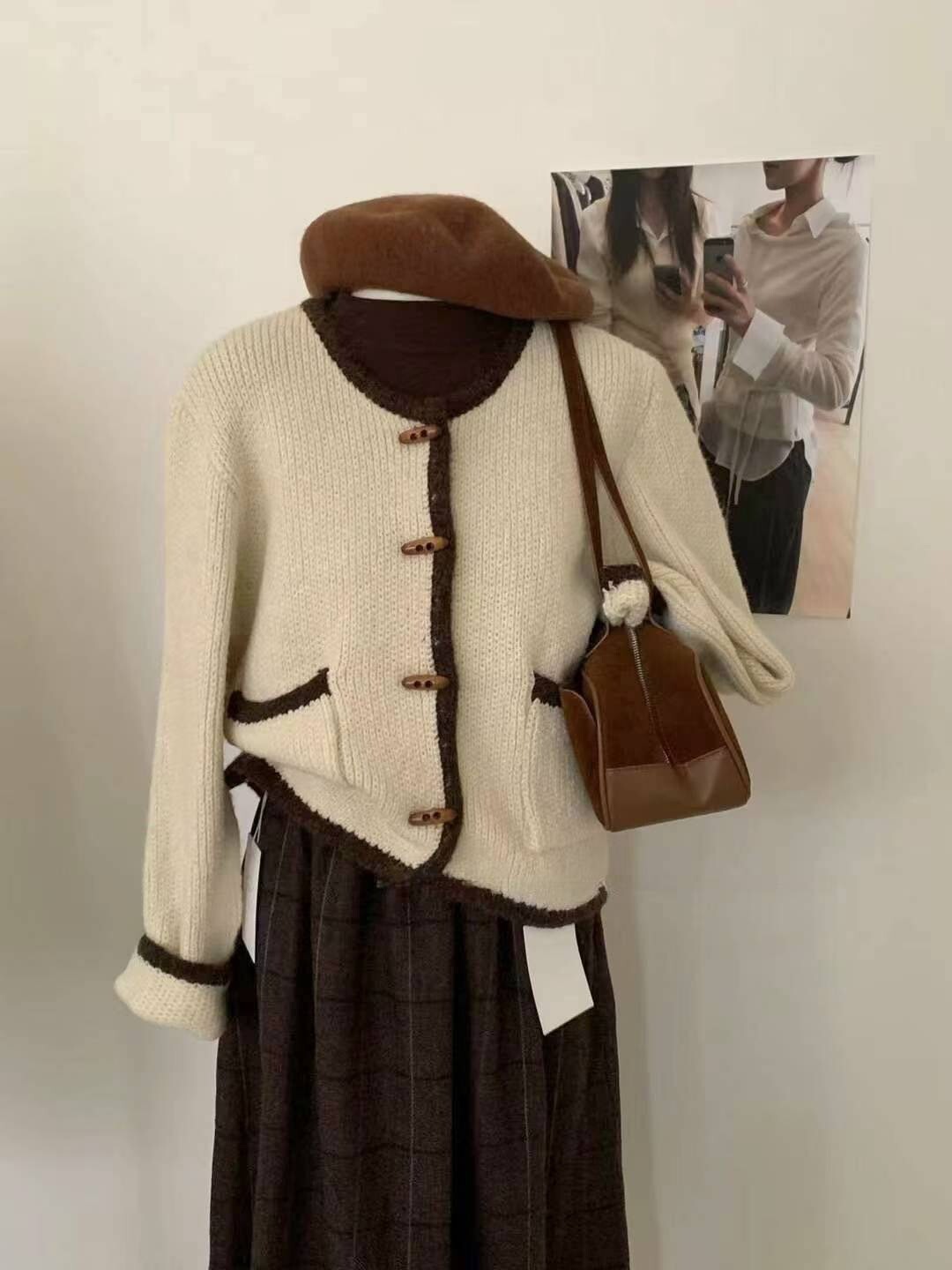 可愛配色滾邊圓領牛角釦針織外套 / 2色