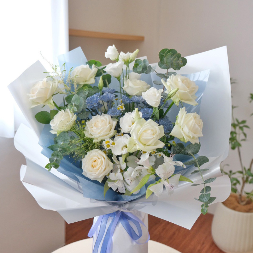 鮮花 / 藍白色花束