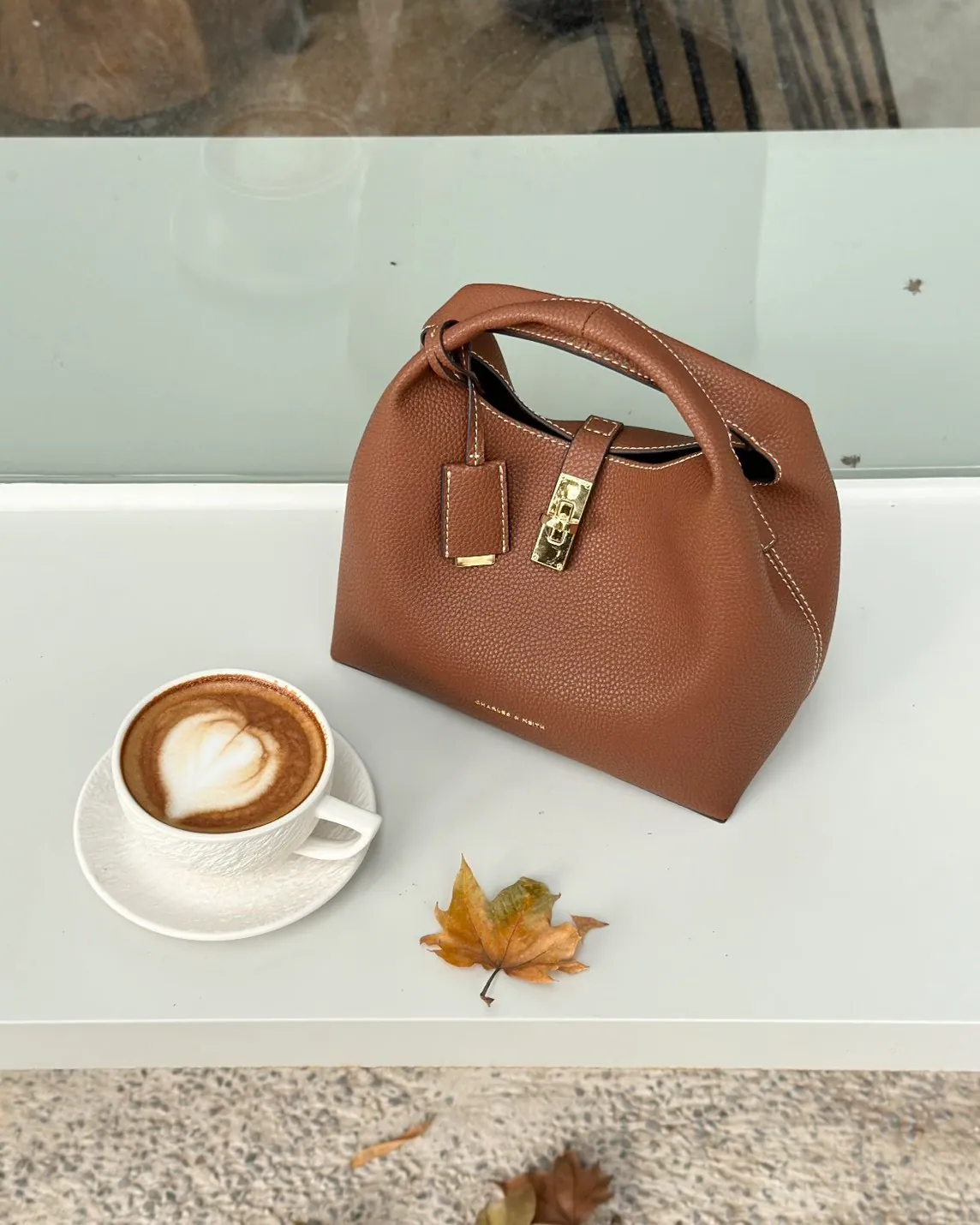 代購-CHARLES&KEITH 金屬扣水桶包 手提斜背包 3色