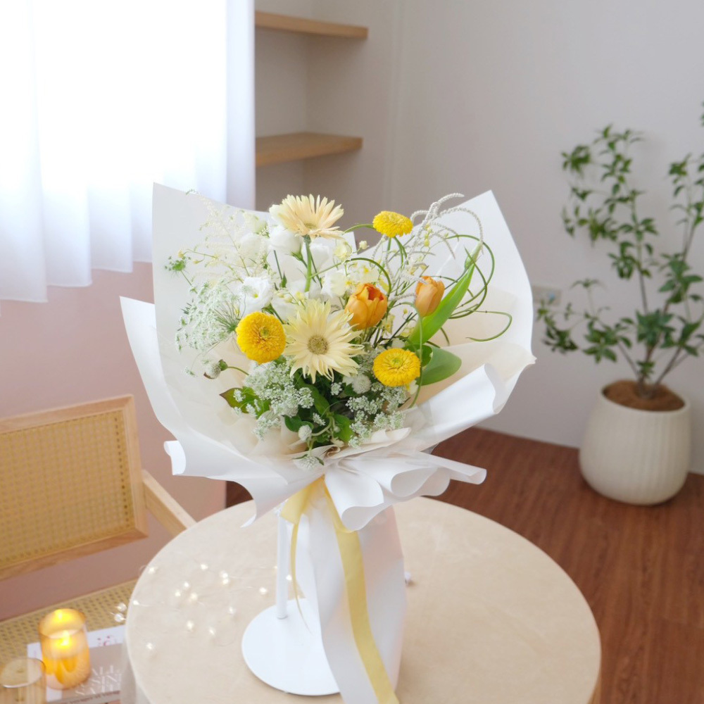 鮮花 / 小清新自然感黃白花束