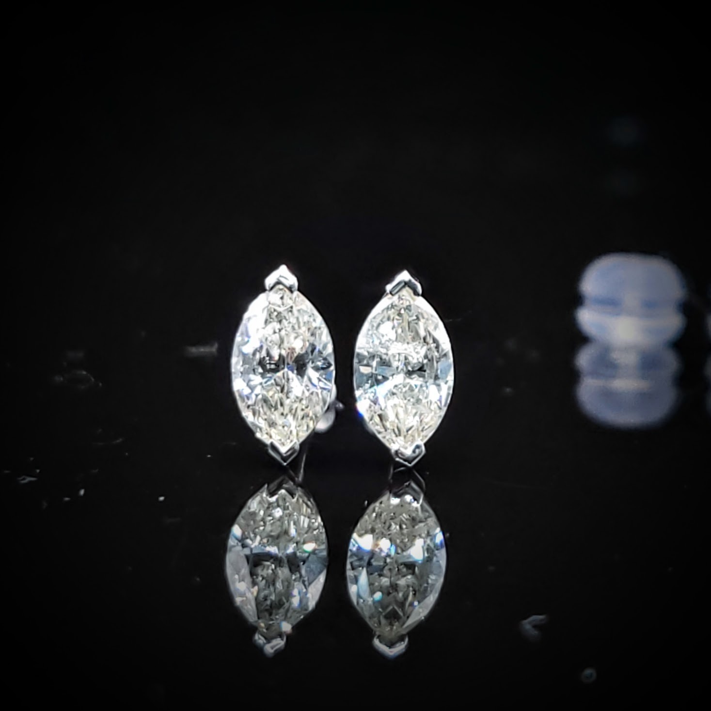 全新18K白金【主石98份欖尖形鑽石】耳環