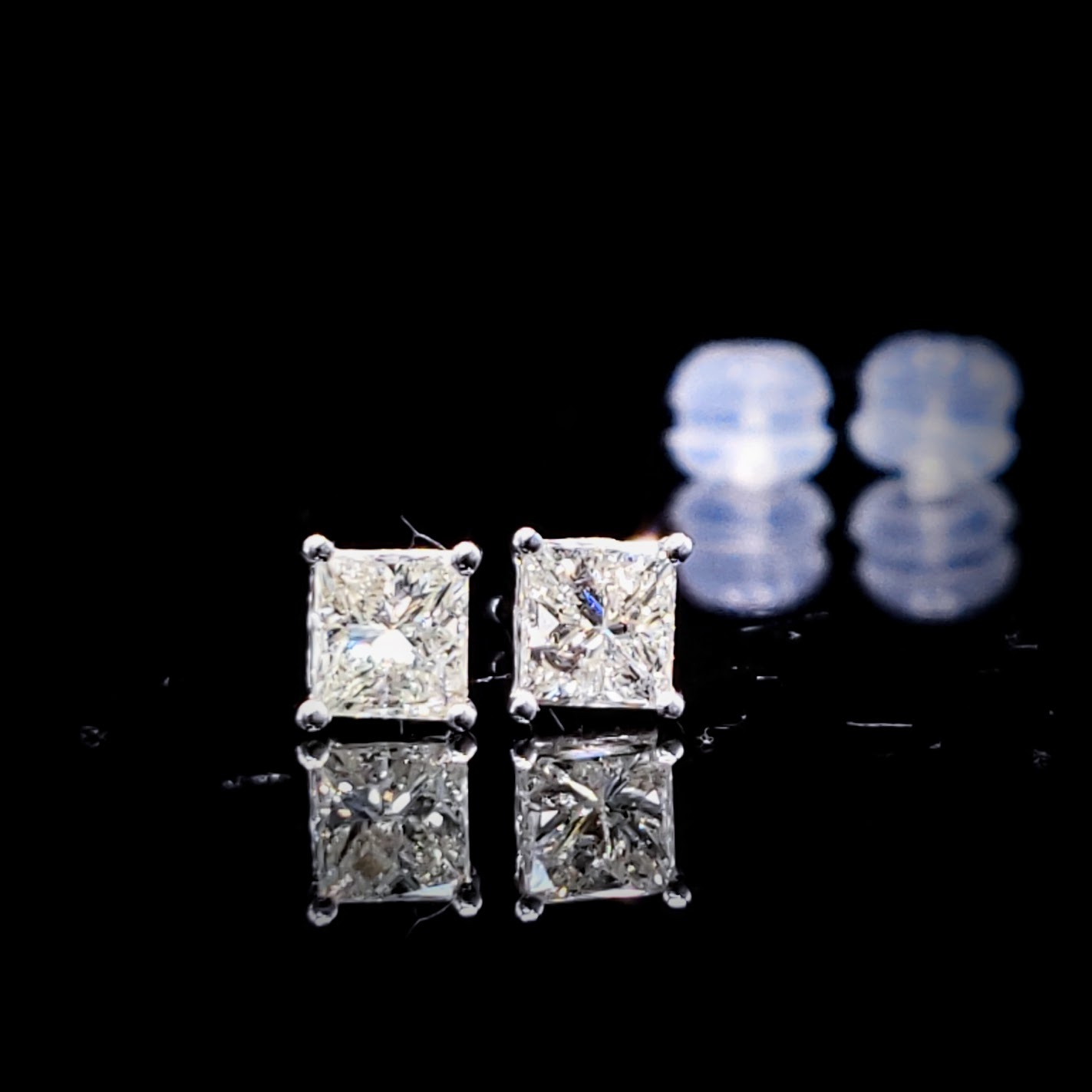 全新18K白金【主石76份方形鑽石】耳環
