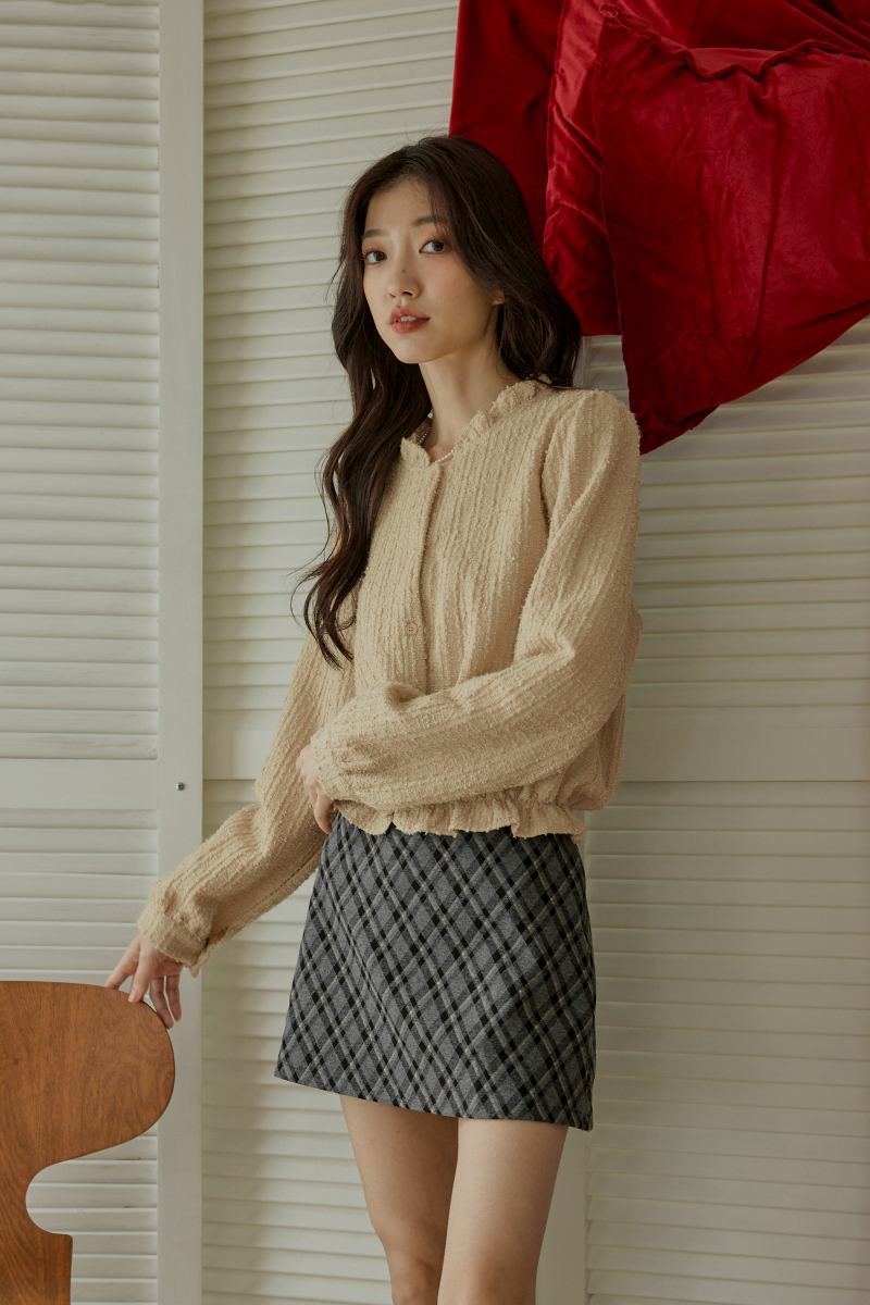 立領荷葉邊排釦上衣