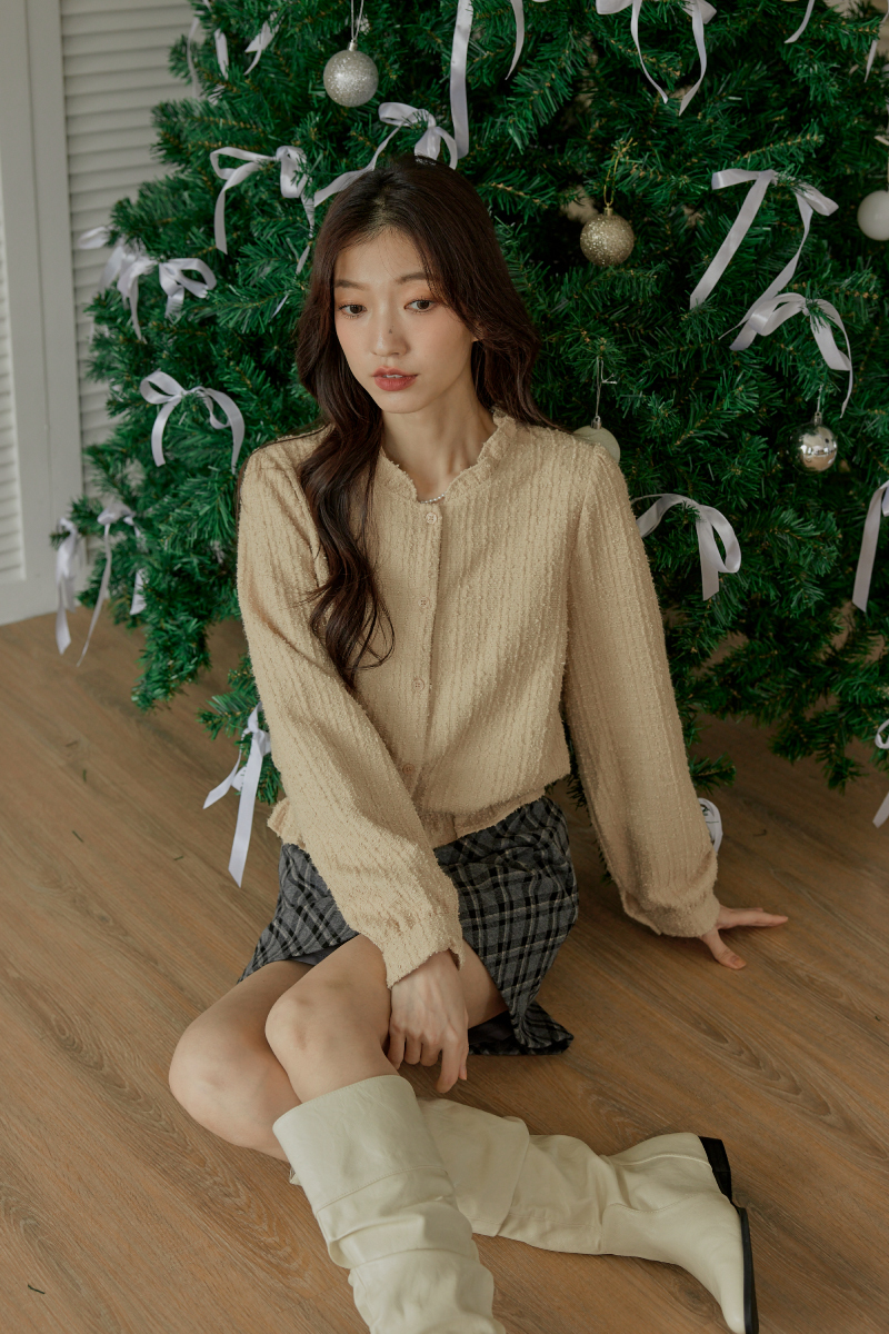 立領荷葉邊排釦上衣