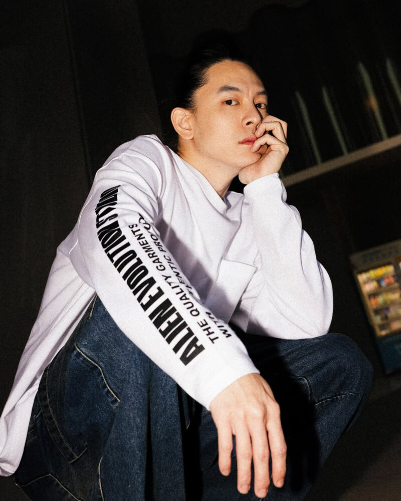 AES 口袋長袖T恤 黑/白 25 A/W Pocket Long-Sleeve Tee