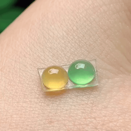 127347 翡翠雙彩蛋面一對