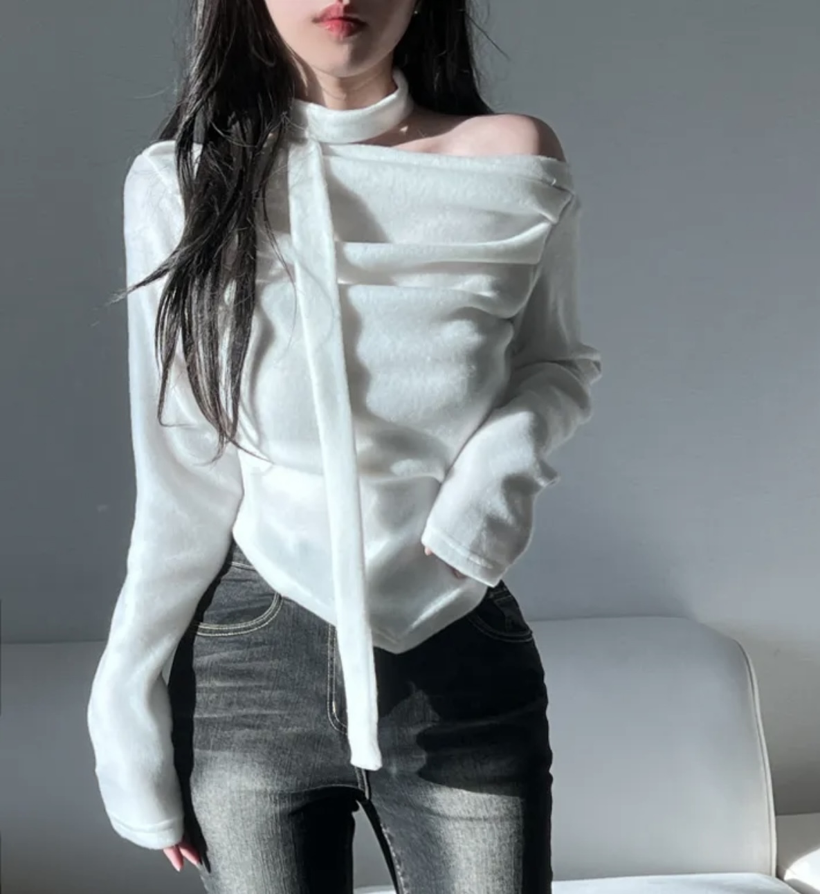 ❥現貨 絨毛褶皺斜肩上衣(附圍巾)