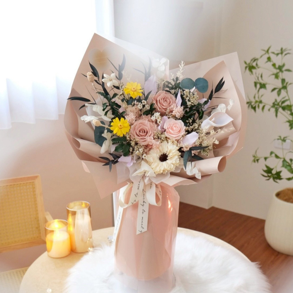 永生玫瑰花束 / 豐富花園 莓果粉