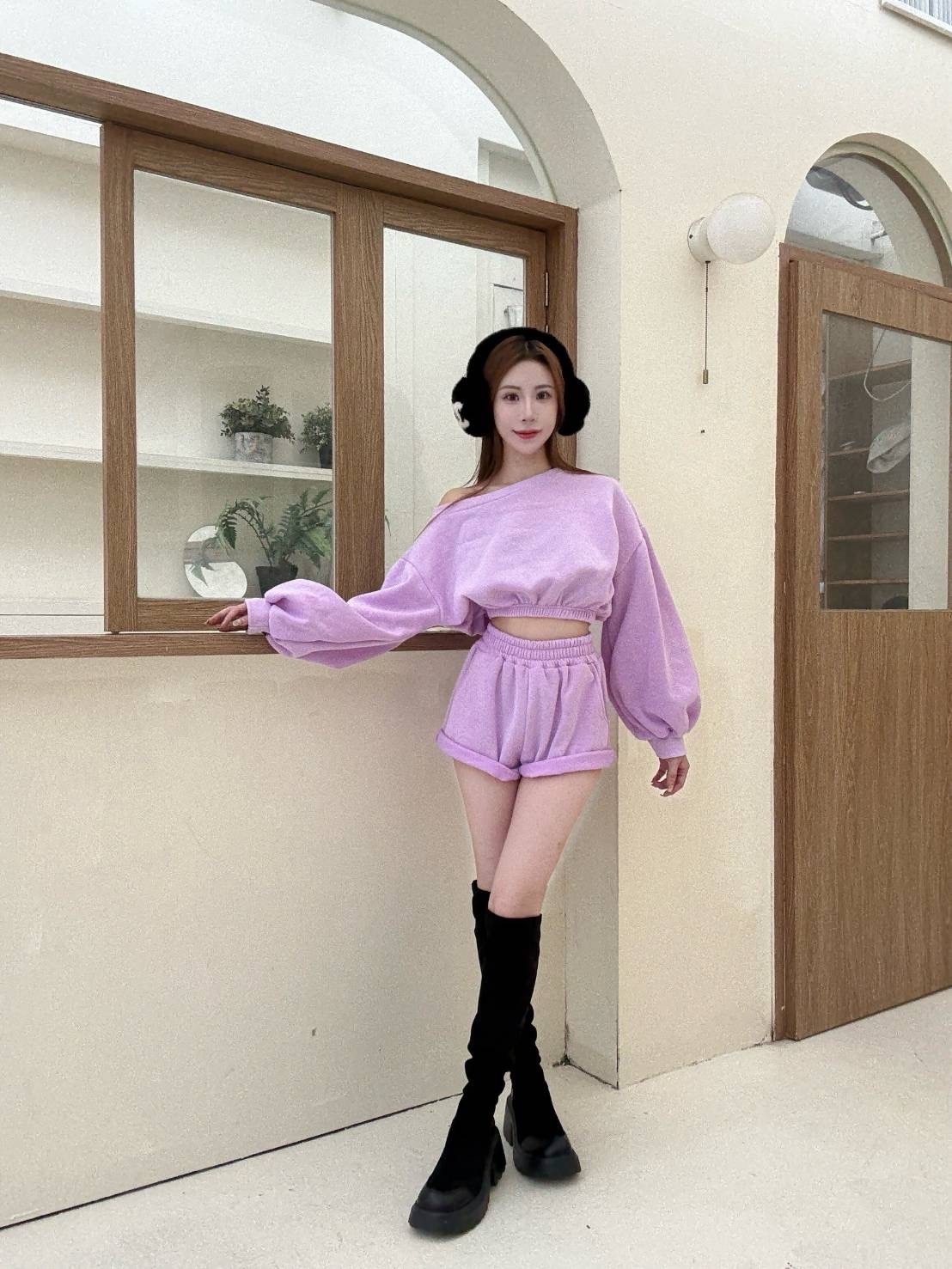 🇹🇼斜肩刷絨泡泡袖上衣＋短褲Set