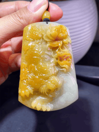 127430 翡翠下山虎吊墜