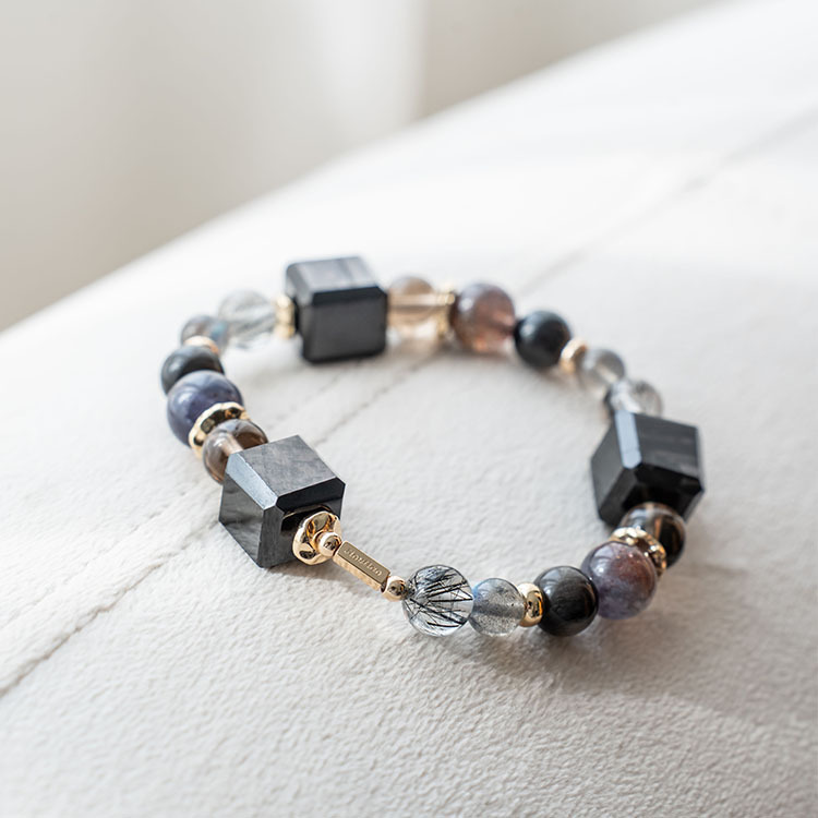 組成生活：金運石｜堇青石｜黑髮晶｜銀曜石｜茶晶｜拉長石