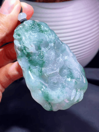 127431 翡翠龍牌吊墜