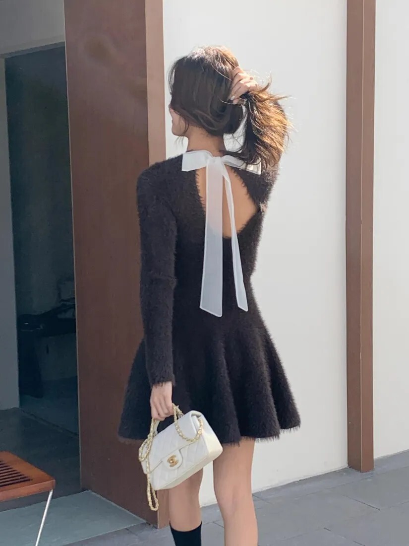 美背蝴蝶結造型馬海毛收腰傘擺短洋裝-F / 2色 (Elegant & Love)