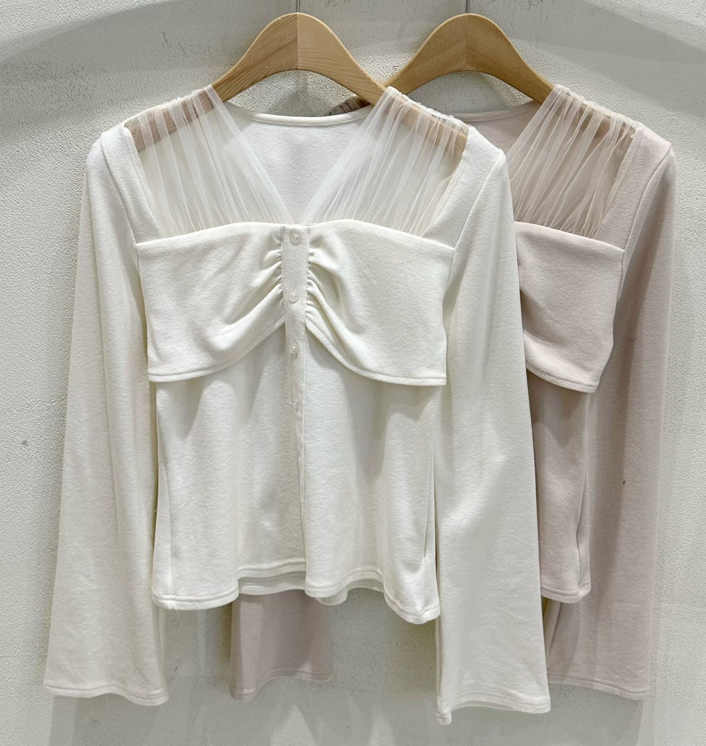 SU5369 紗織肩假排扣上衣