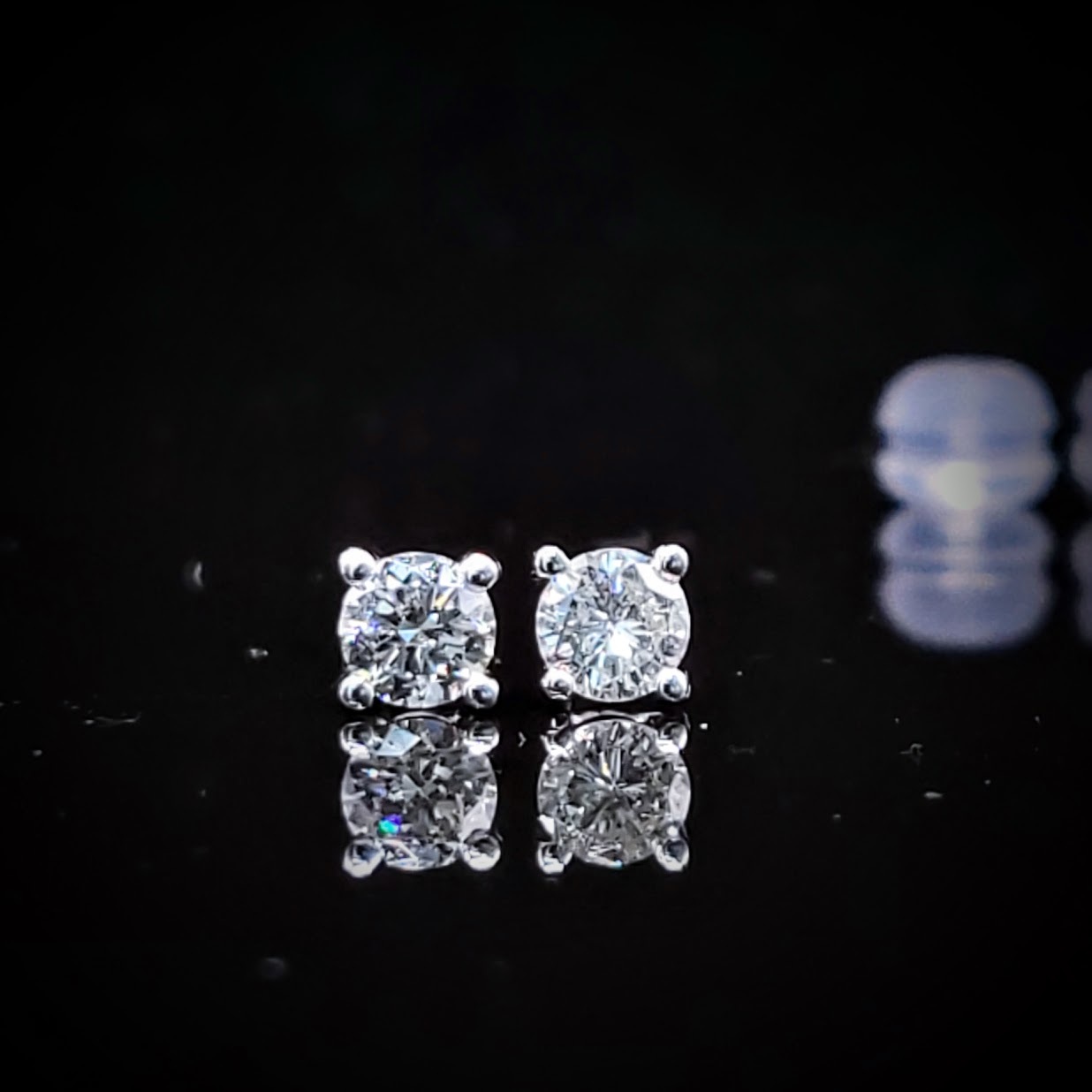 18K White Gold 0.37ct Diamond Earrings
