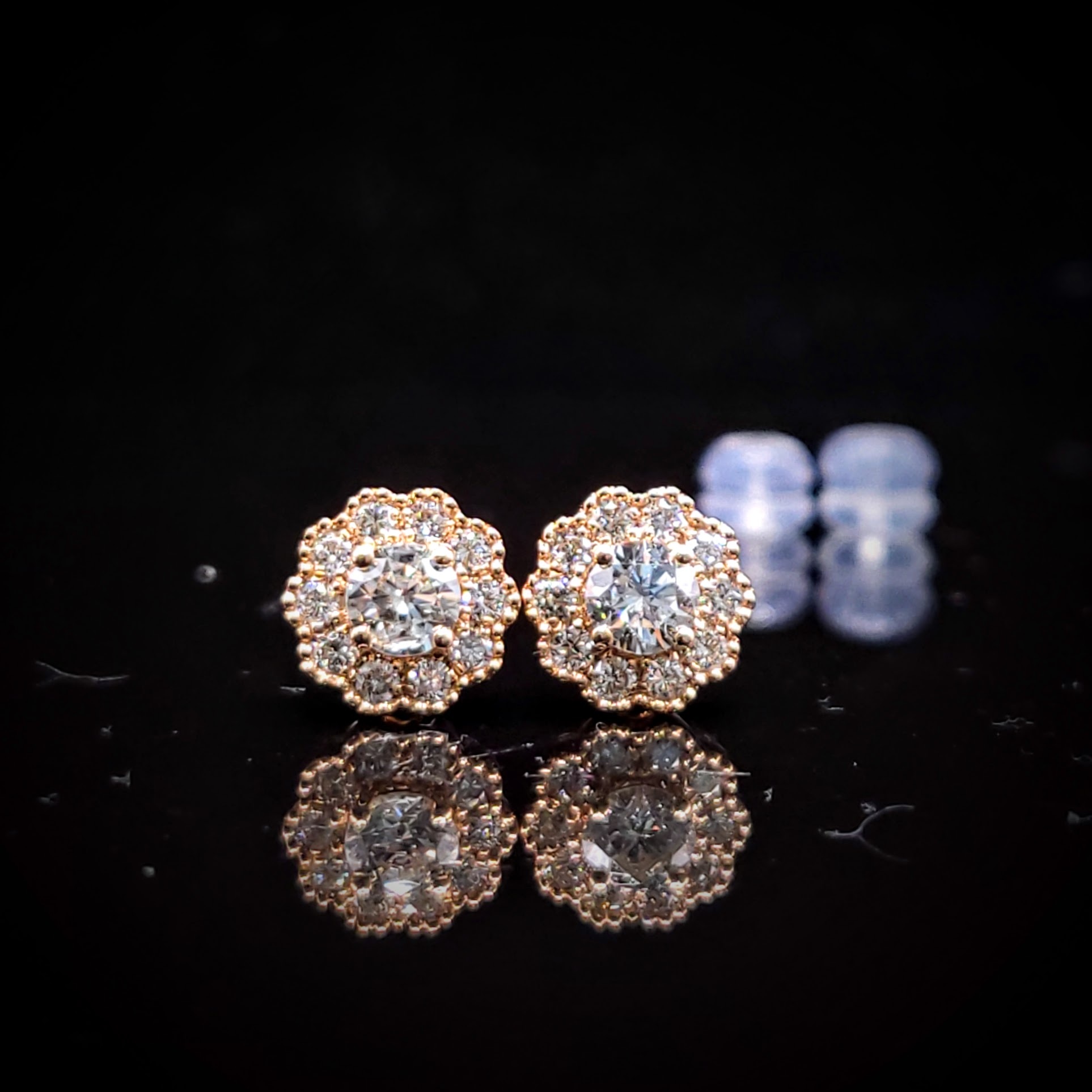 全新18K玫瑰金【主石50份鑽石】配小鑽共84份鑽石耳環