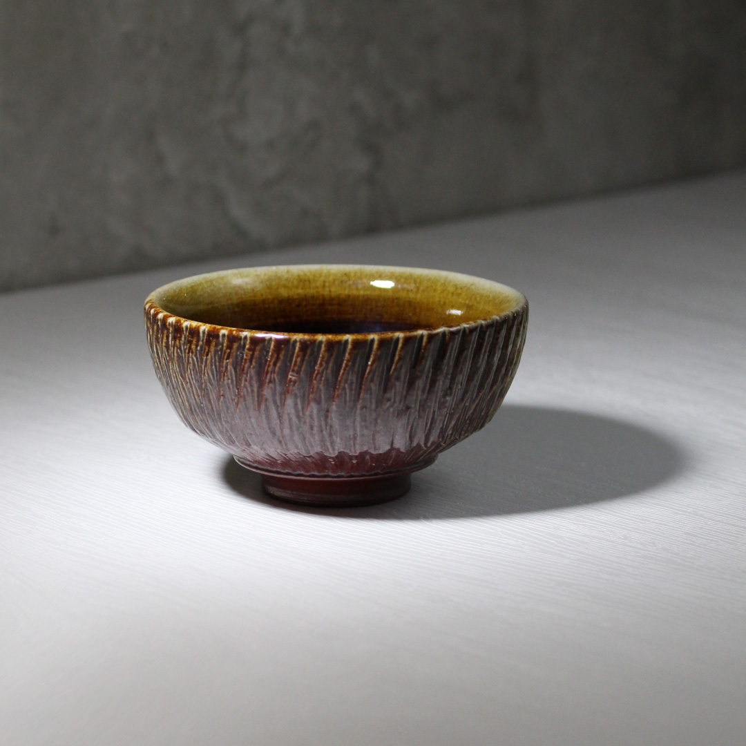 柴燒雕紋儒雅手捧杯