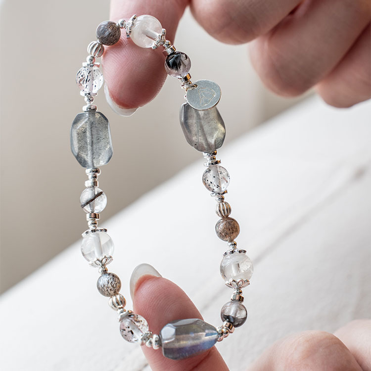 討厭麻煩：拉長石｜骨幹黑太陽｜黑銀鈦｜黑草莓｜雪花幽靈