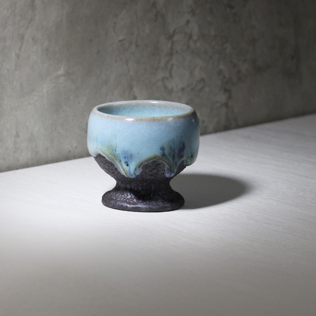 青瓷流釉銀礦高足杯