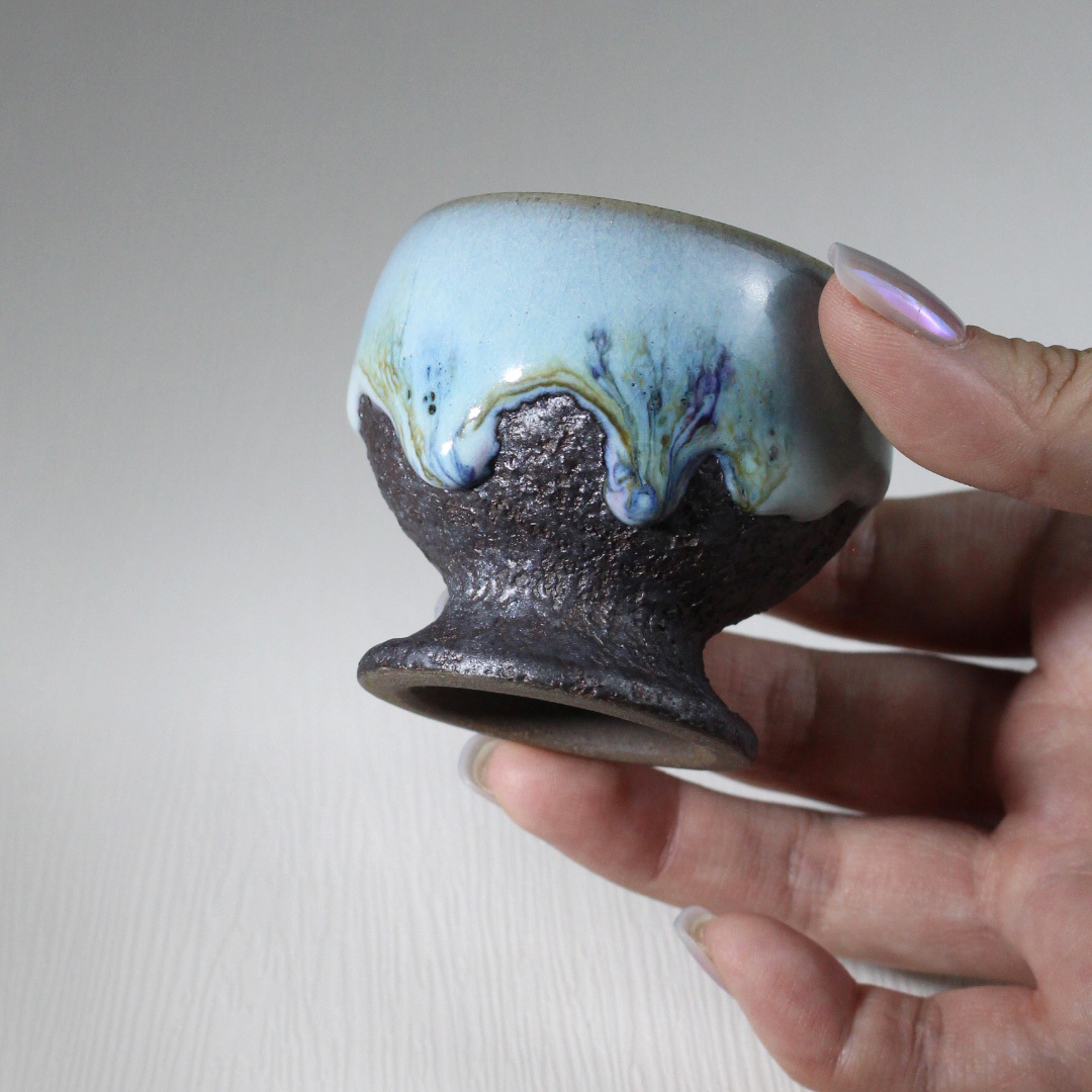 青瓷流釉銀礦高足杯