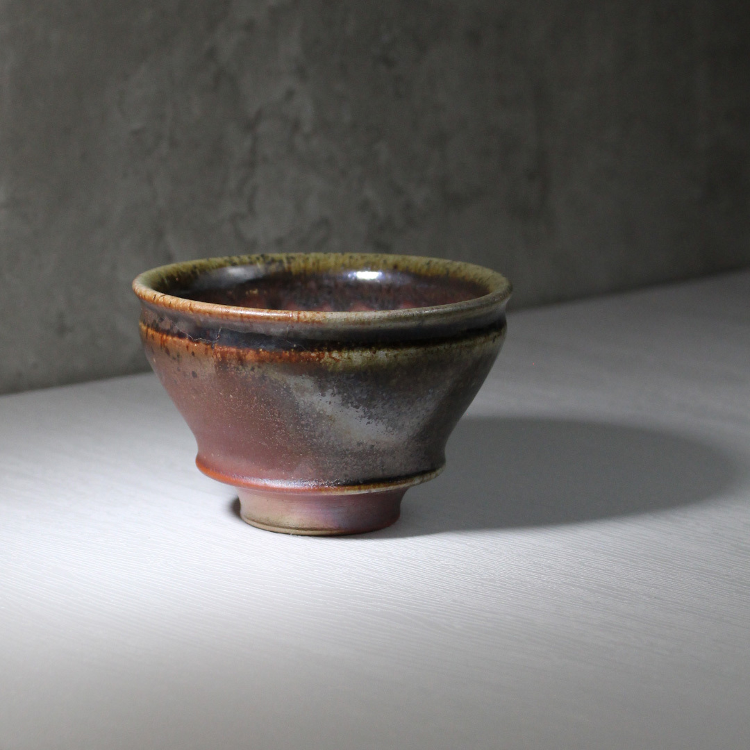 重落灰玫金折腹手捧杯