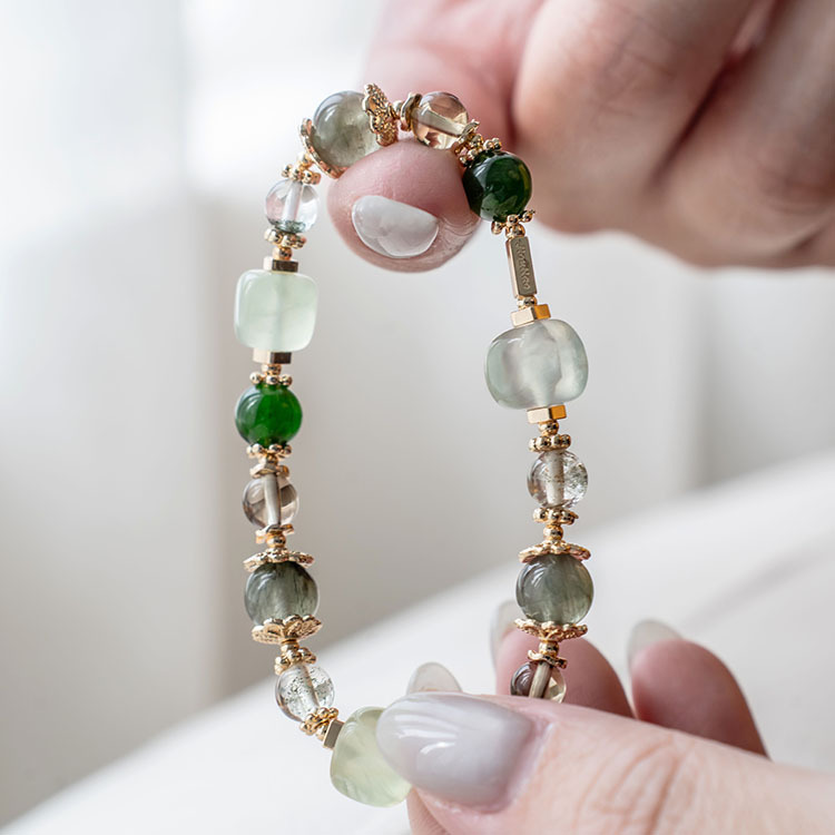 默默的蛻變：葡萄石｜綠兔毛｜綠透輝｜宙斯魔晶｜綠幽靈