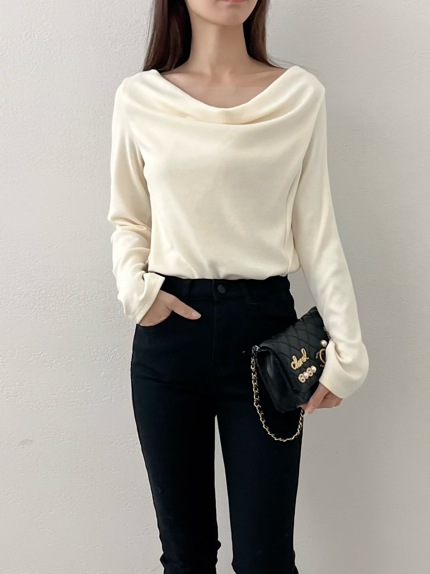 SU5317 不規則剪裁領口上衣