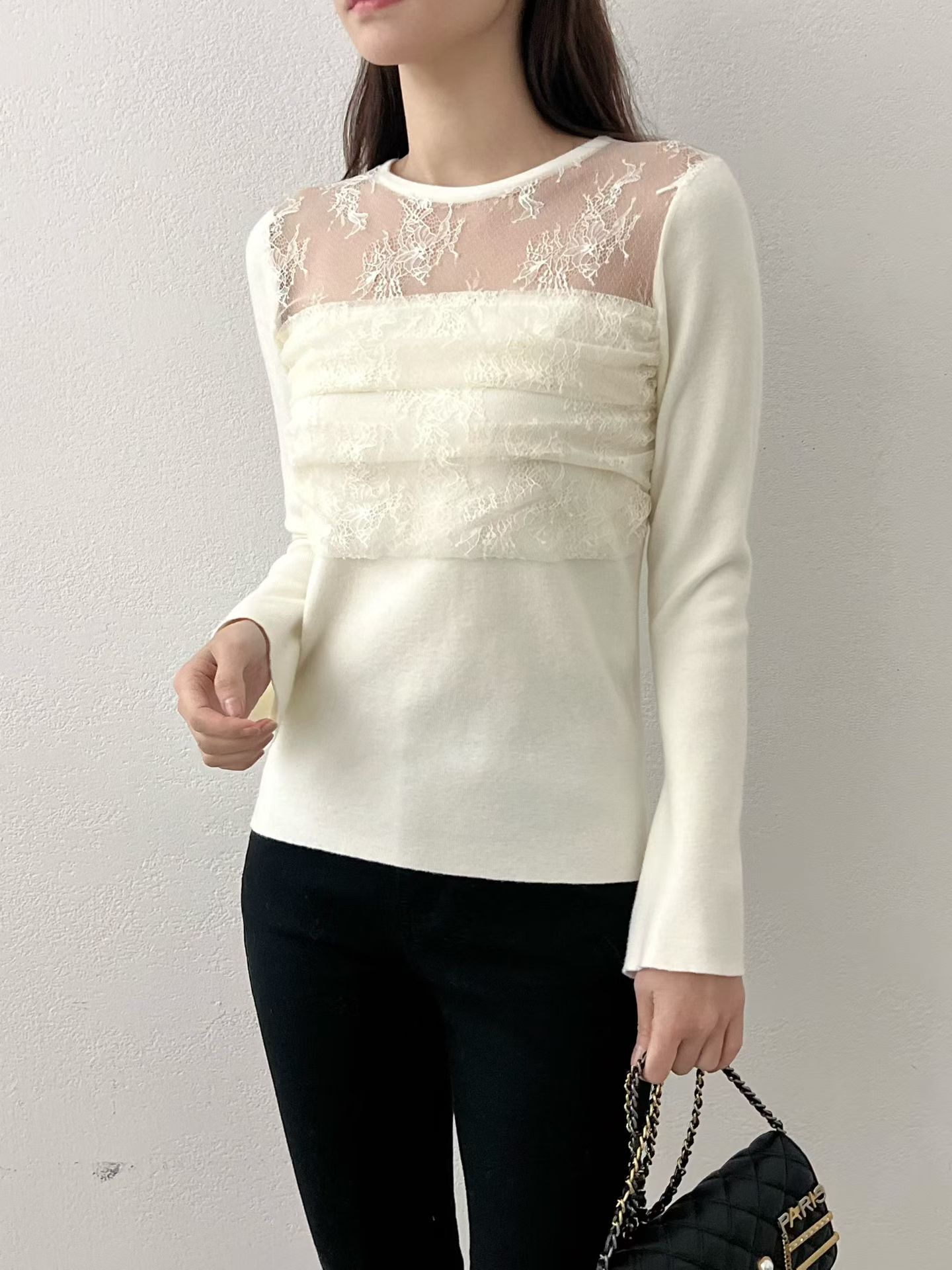 SU5365 刺綉勾花拼接上衣