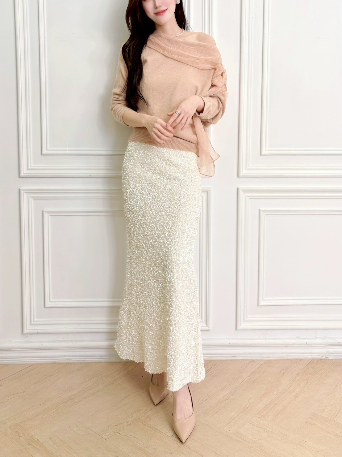 斜肩拼接透紗領針織上衣