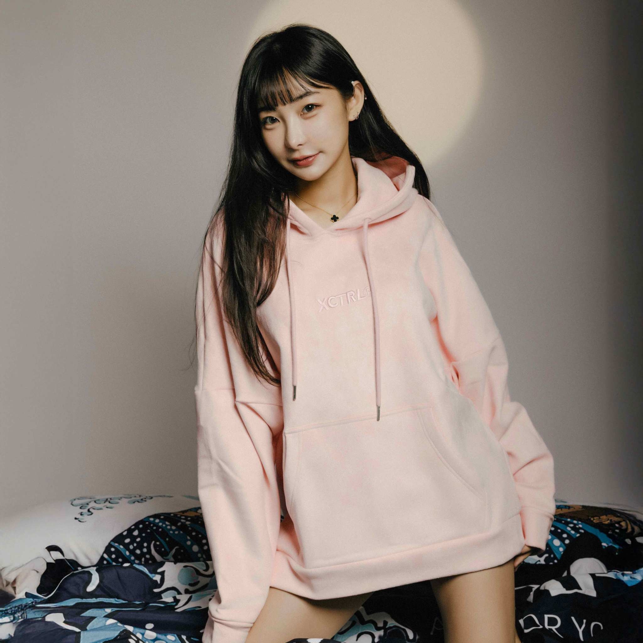 XCTRL 麂皮絨寬版帽T-粉