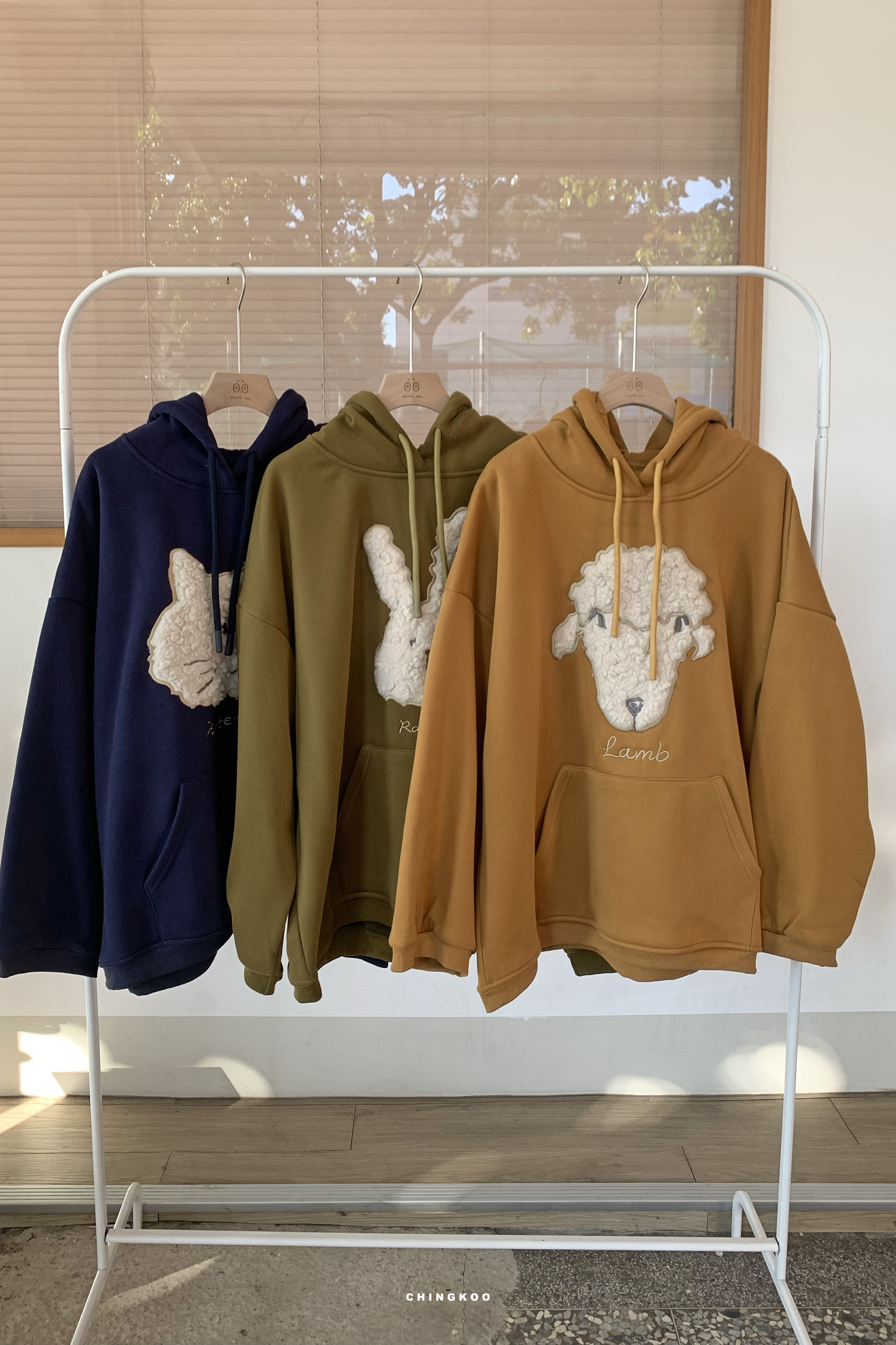 More in Dec｜絨毛動物集合帽t 3色