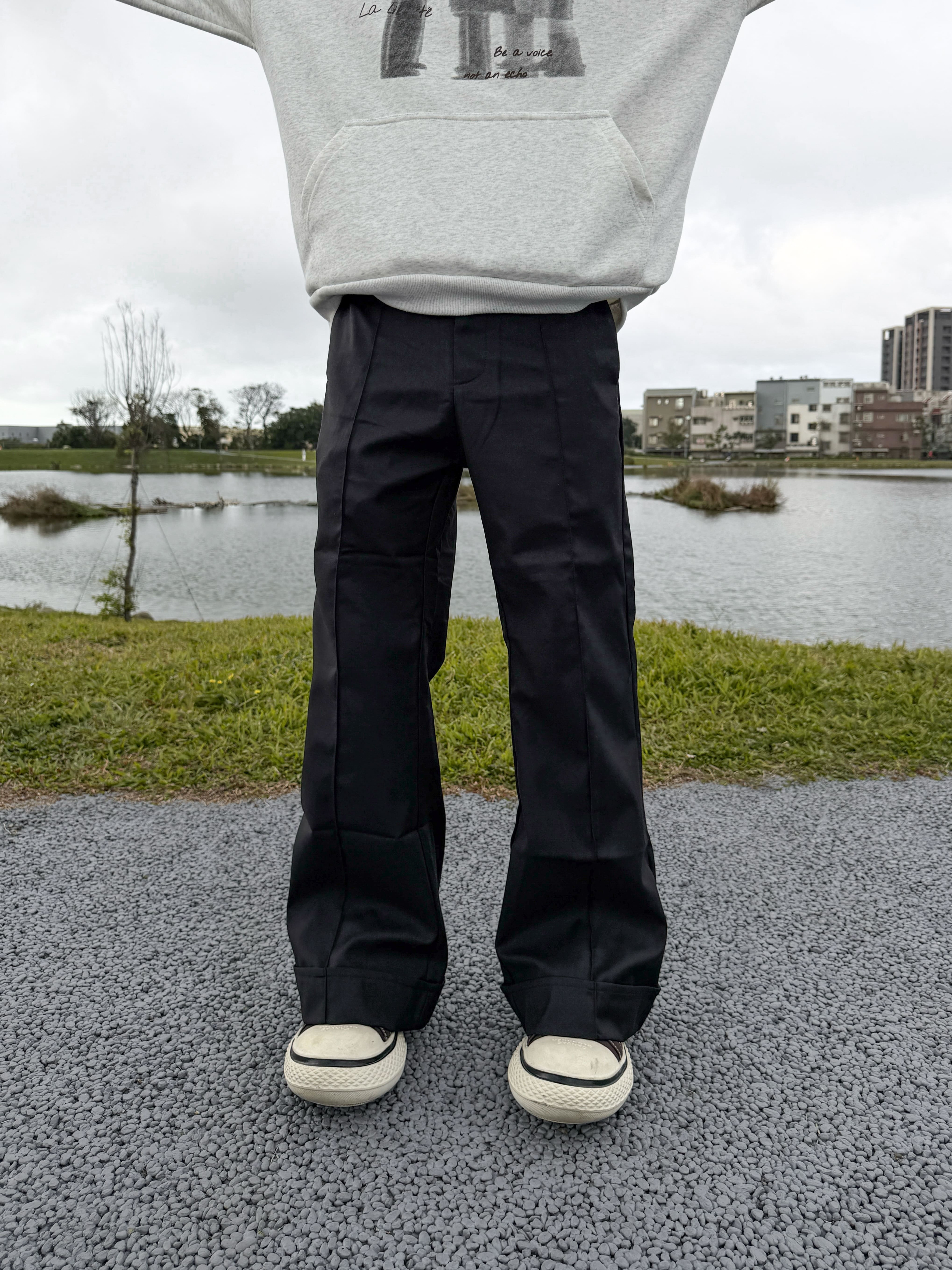 (現貨) 韓系街頭感微喇叭褲